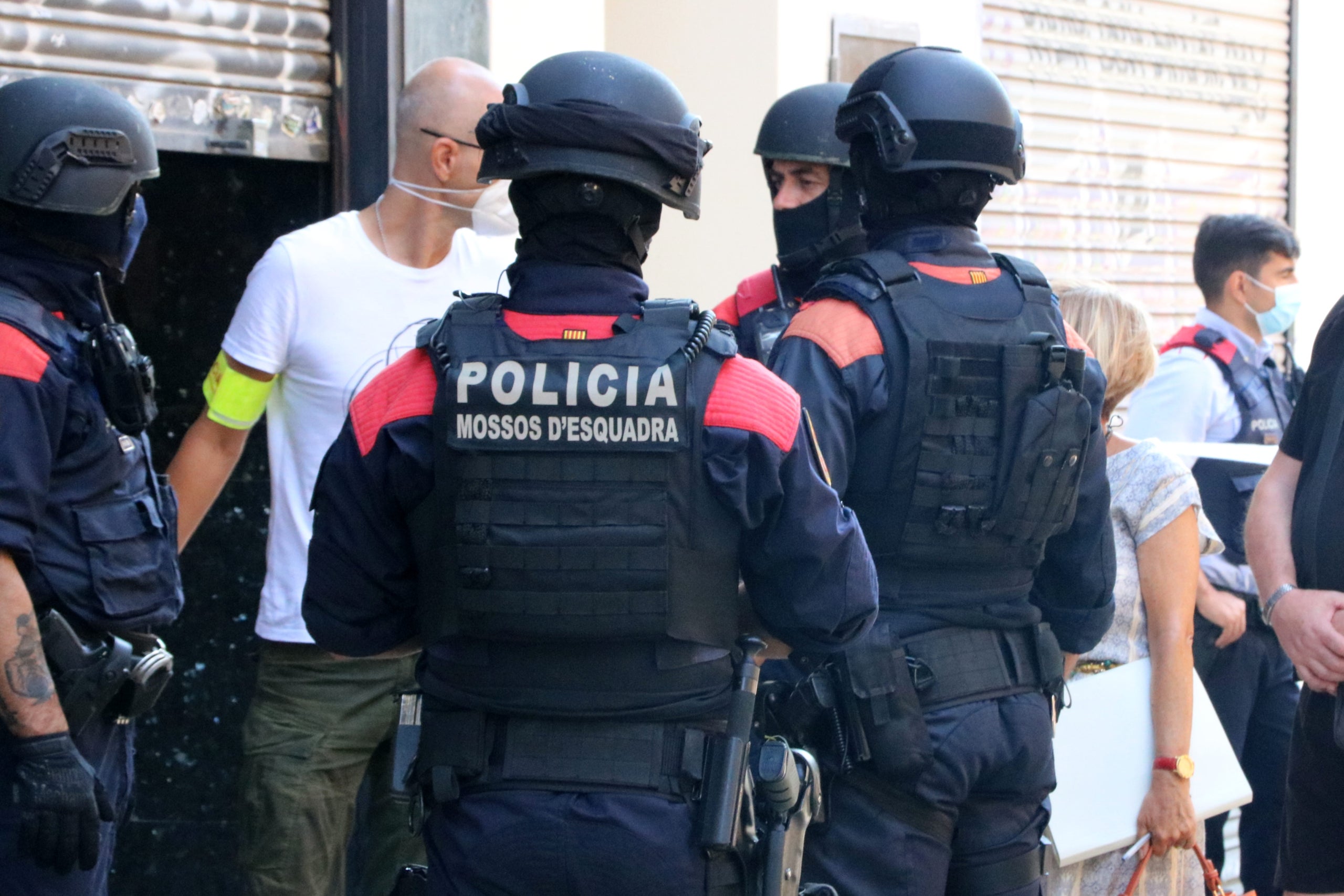 Imatge d'arxiu de la unitat ARRO dels Mossos d'Esquadra accedint a un local / ACN