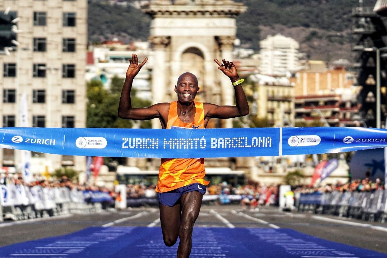 El kenyà Samuel Kosgei va guanyar la Zurich Marató de Barcelona l'any passat / ACN