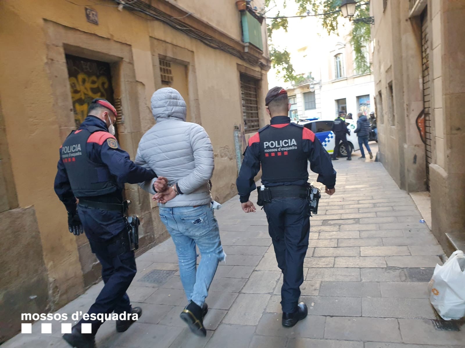 Imatge d'arxiu d'un operatiu dels Mossos a Ciutat Vella / ACN