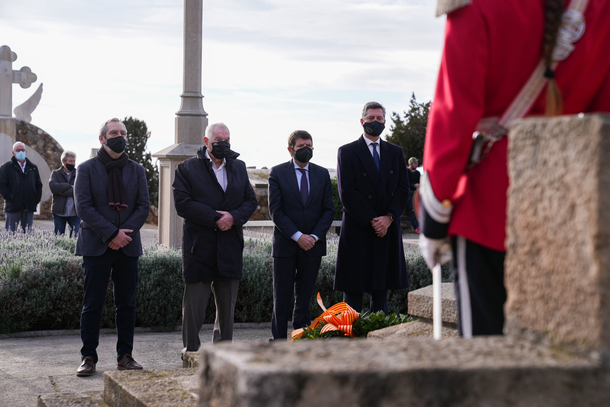 Delegació municipal a l'ofrena a Francesc Macià / Ajuntament de Barcelona