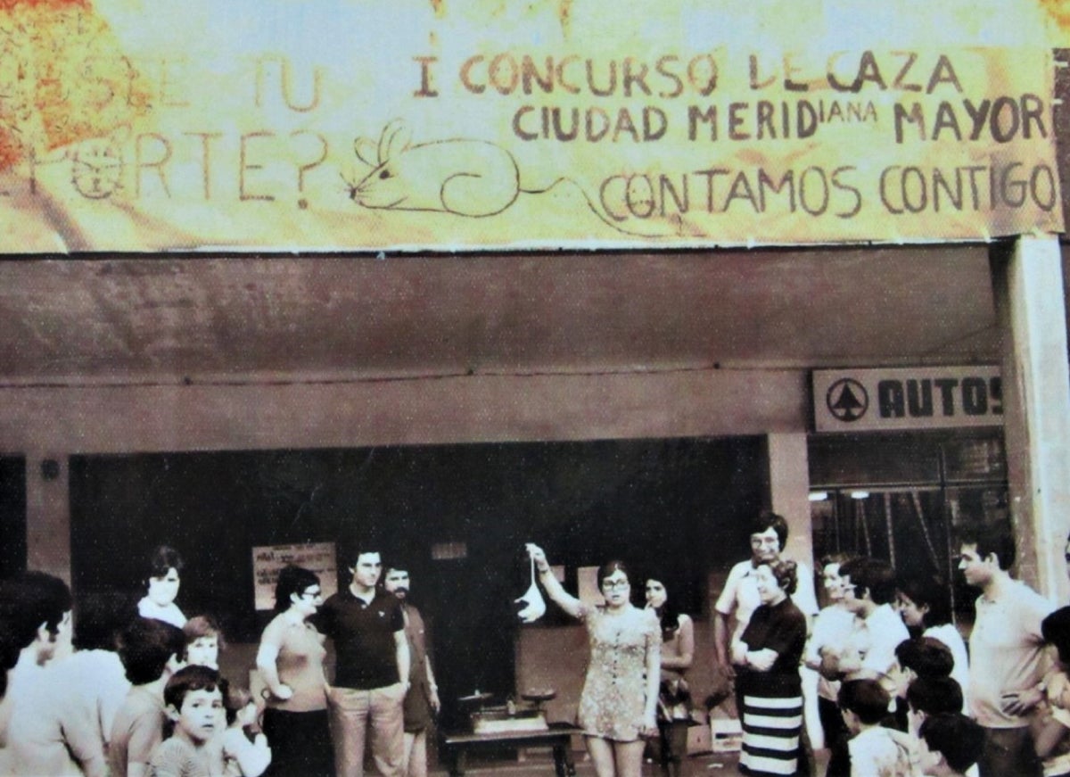 Primer concurs de caça de rates. Arxiu Històric Roquetes - Nou Barris