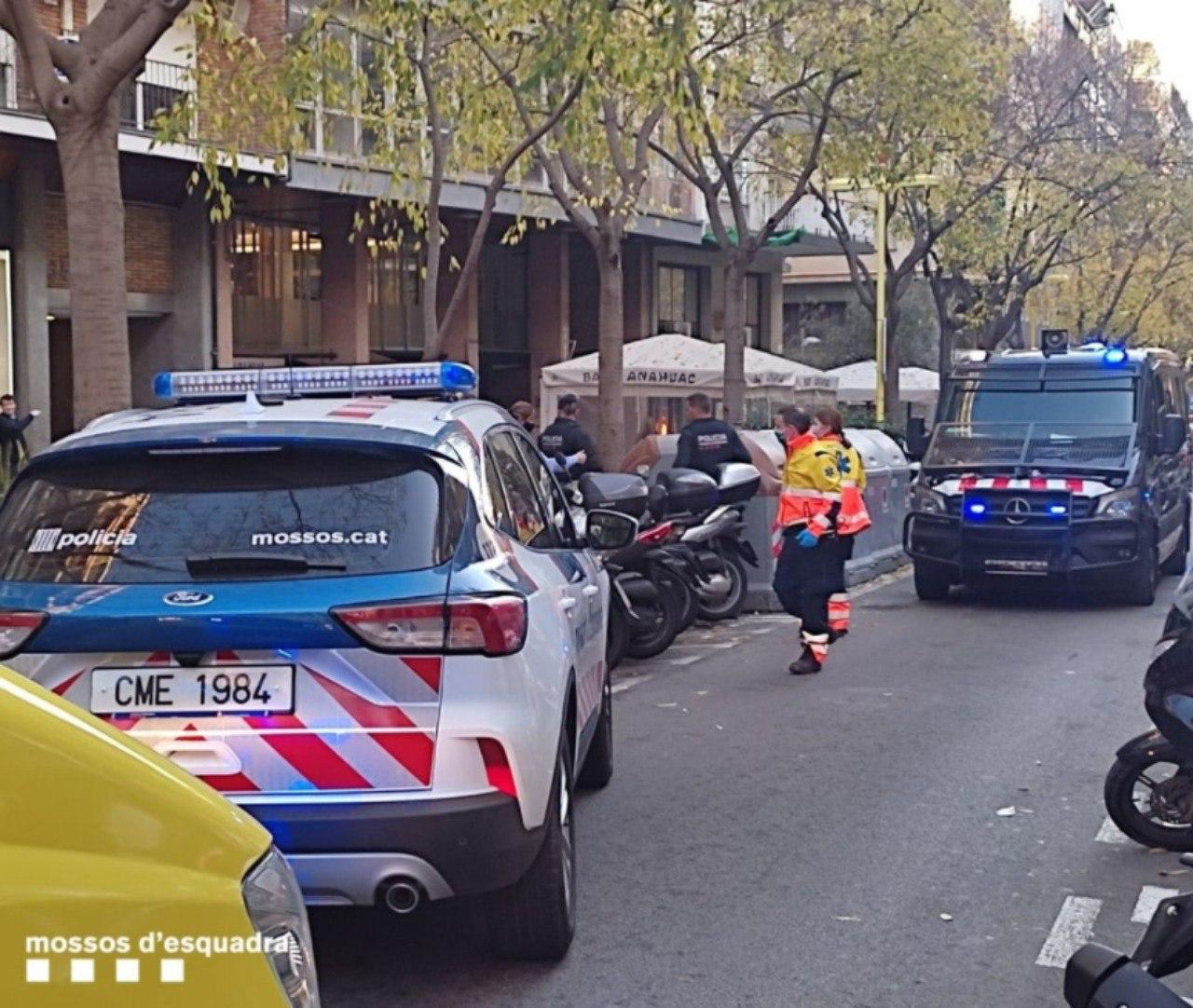 Els Mossos han detingut l'home davant d'una farmàcia del carrer Tuset / CME