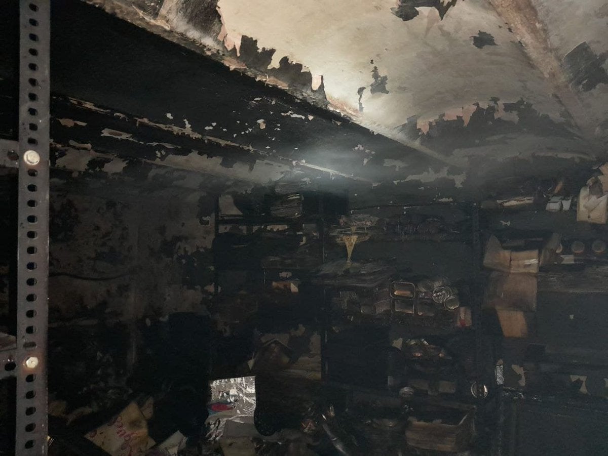 Interior de la Pastisseria Ideal, amb més de 100 anys d'història, ubicada al número 207 del carrer Gran de Gràcia calcinada en l'incendi que l'ha cremada el 14 de gener de 2022 / Bombers de Barcelona