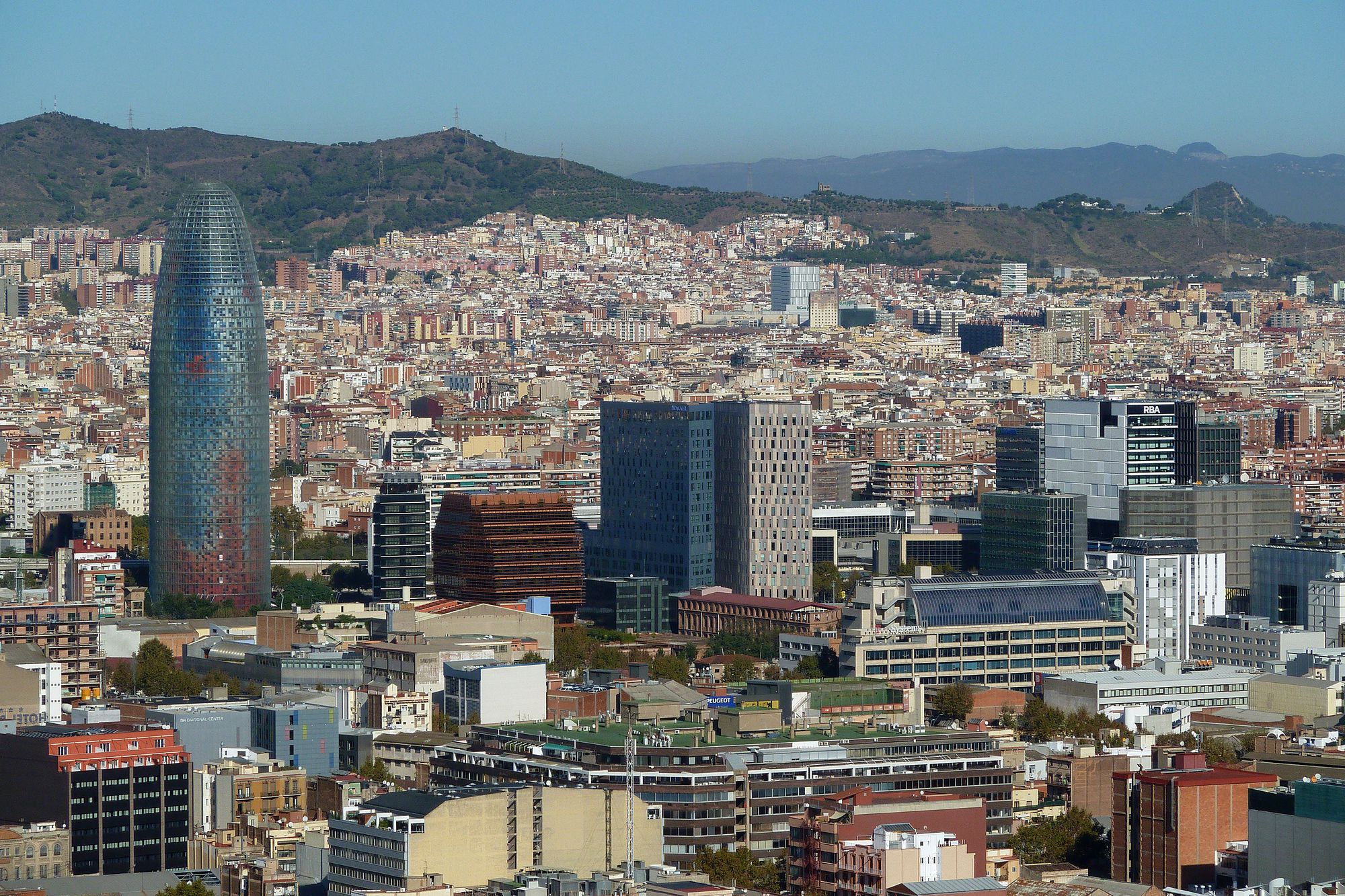 La Torre Glòries i edificis del 22@ / Vicente Zambrano González