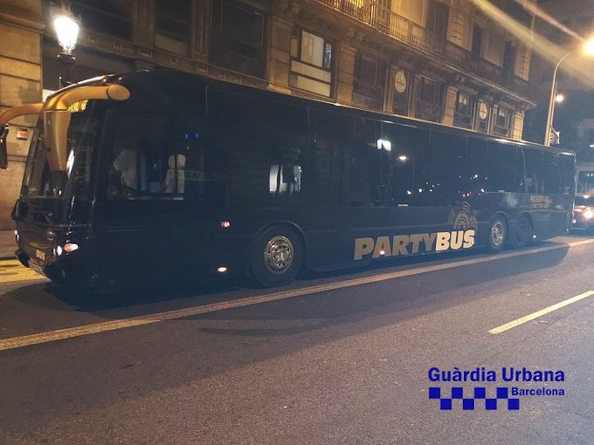 Autobús discoteca denunciat per la Guàrdia Urbana / GUB