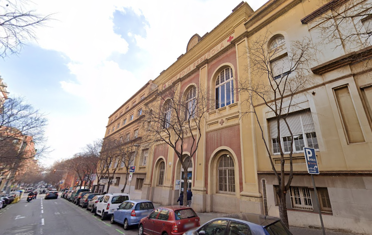 Hospital Dos de Maig de Barcelona / Google Street View