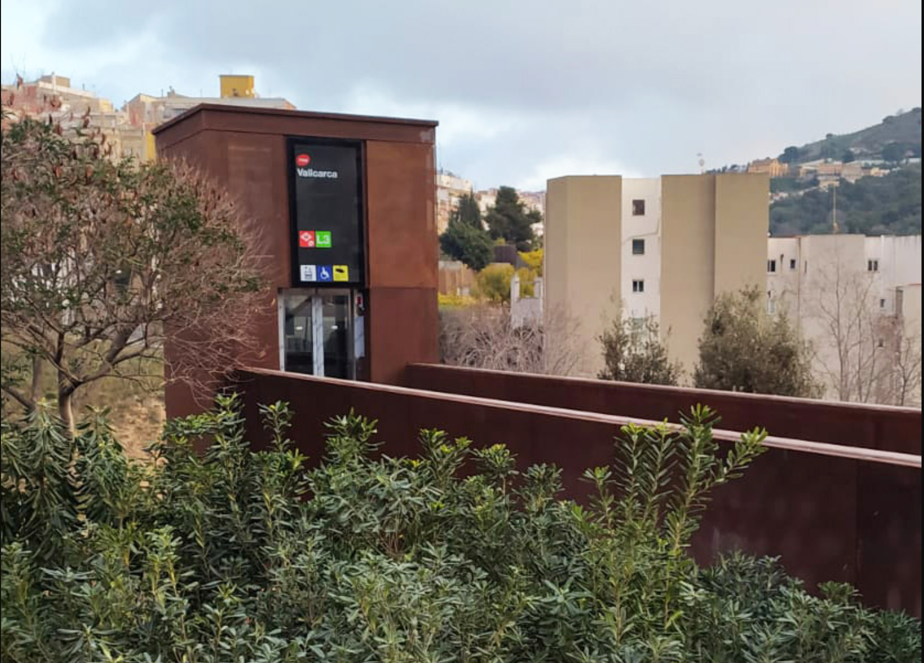 El nou ascensor de la L3 a Vallcarca TERRITORI