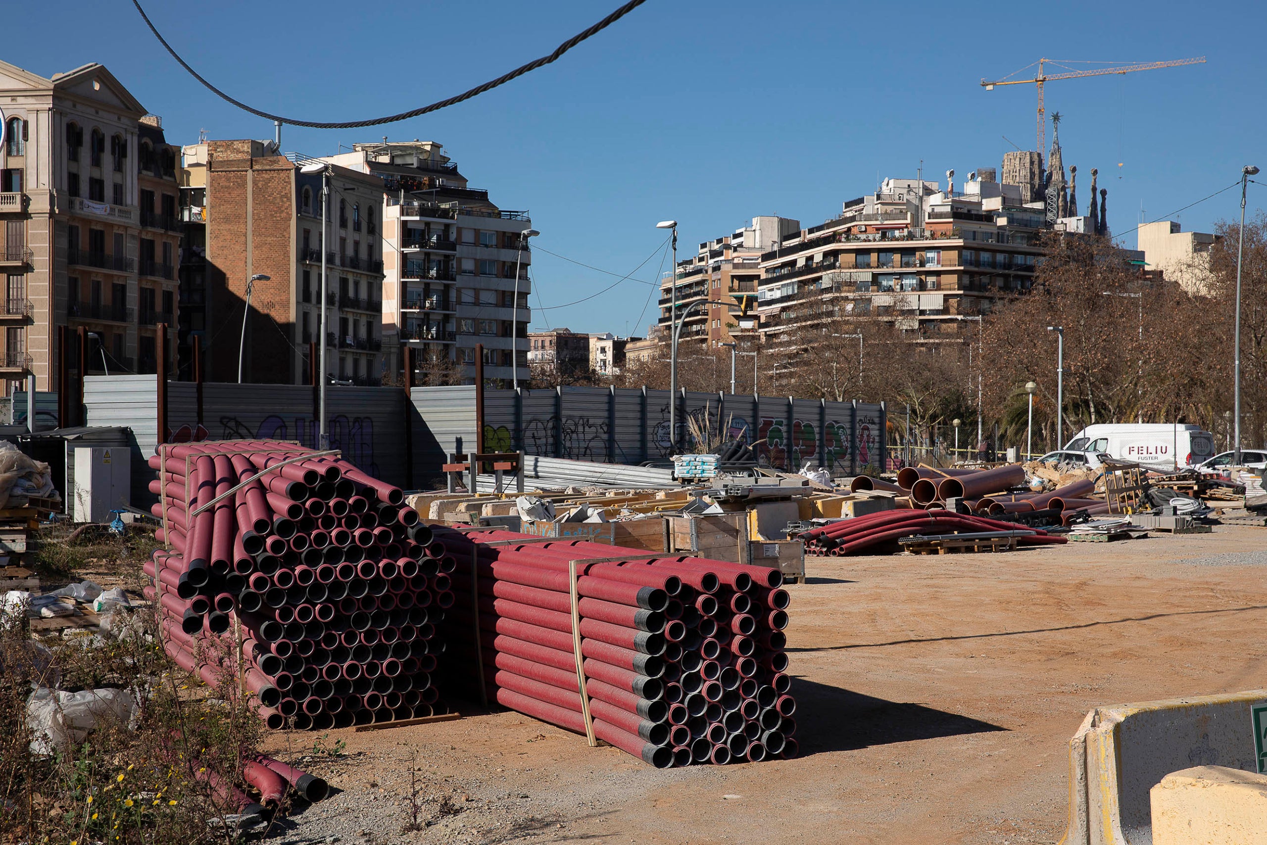 Material d'obra acumulat a la zona de les Glòries JORDI PLAY