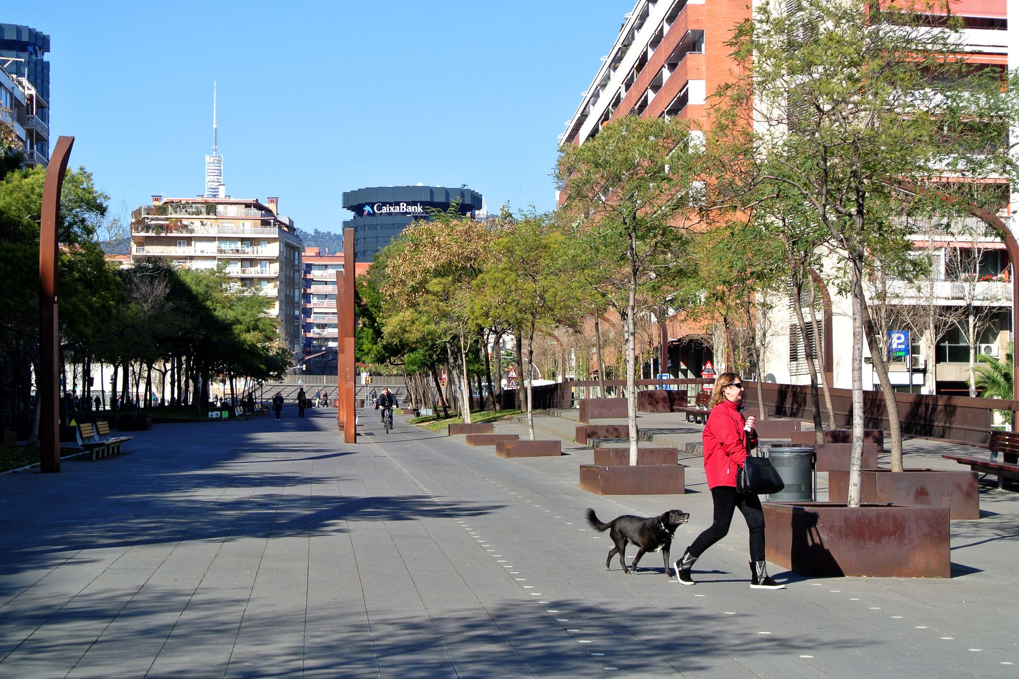 Gran Via de Carles III, a les Corts / Vicente Zambrano González