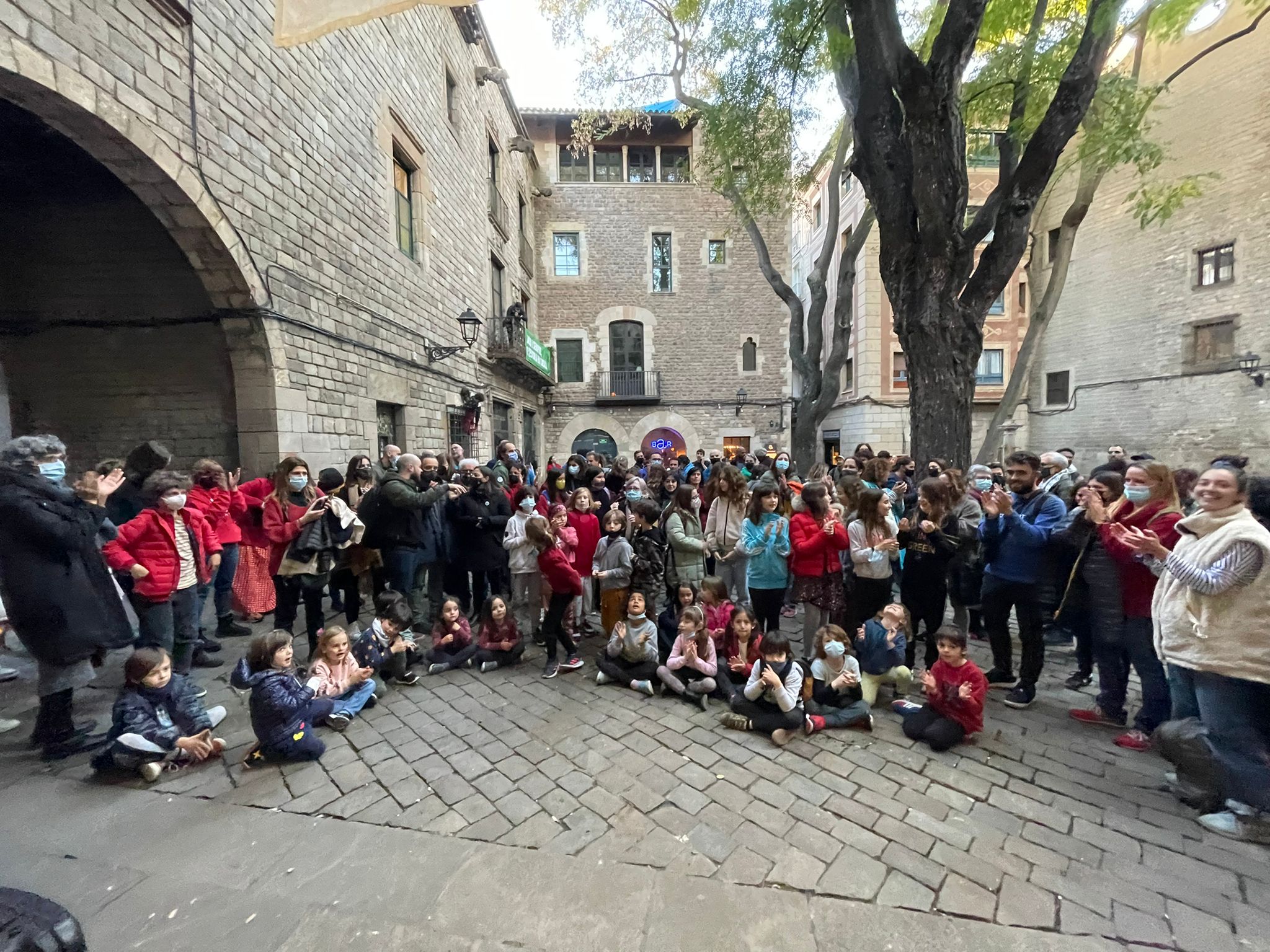 Concentració per reclamar que l'escola Sant Felip Neri es converteixi en pública / Cedida