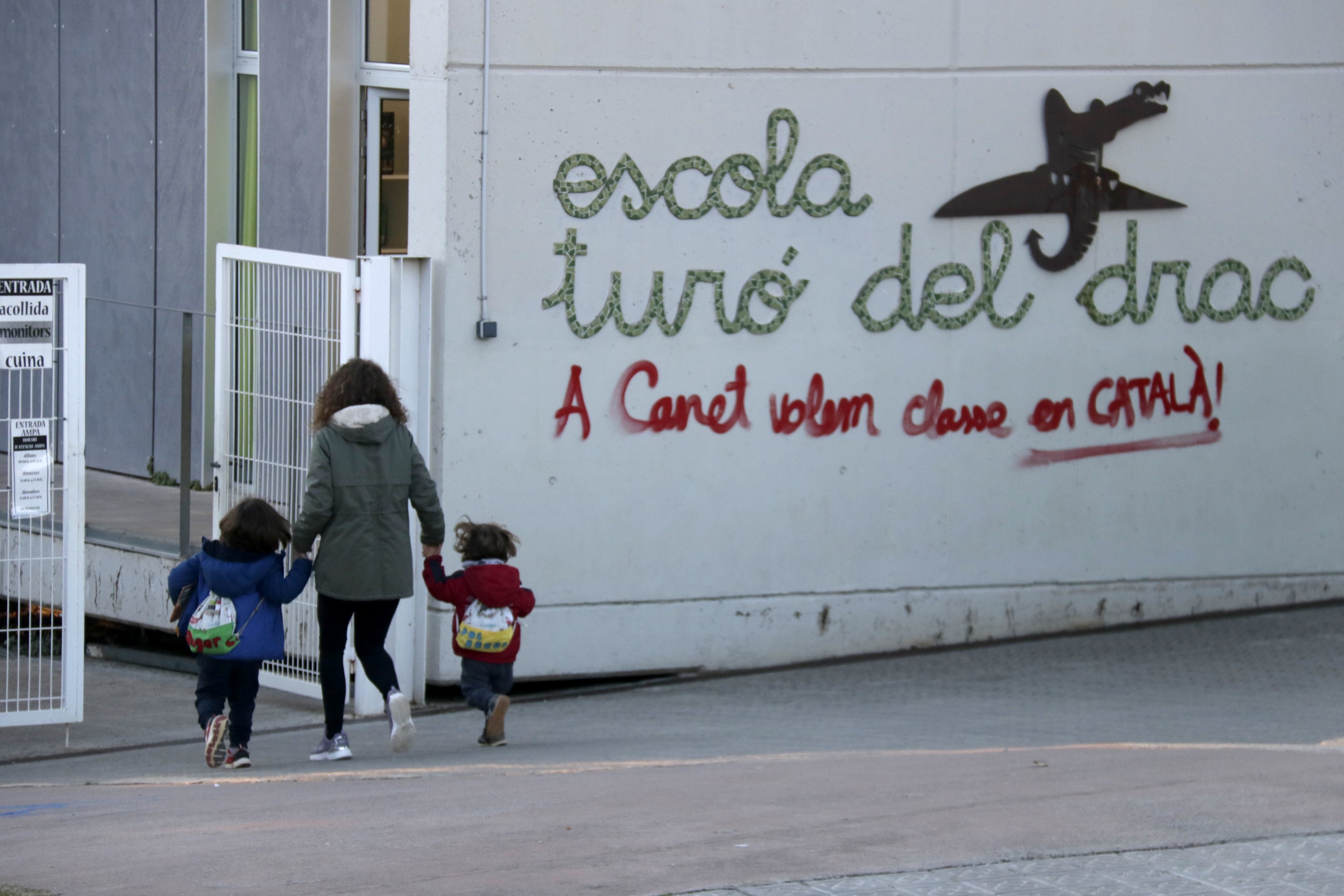 Una pintada reclama l'ensenyament en català a l'escola Turó del Drac de Canet de Mar / ACN