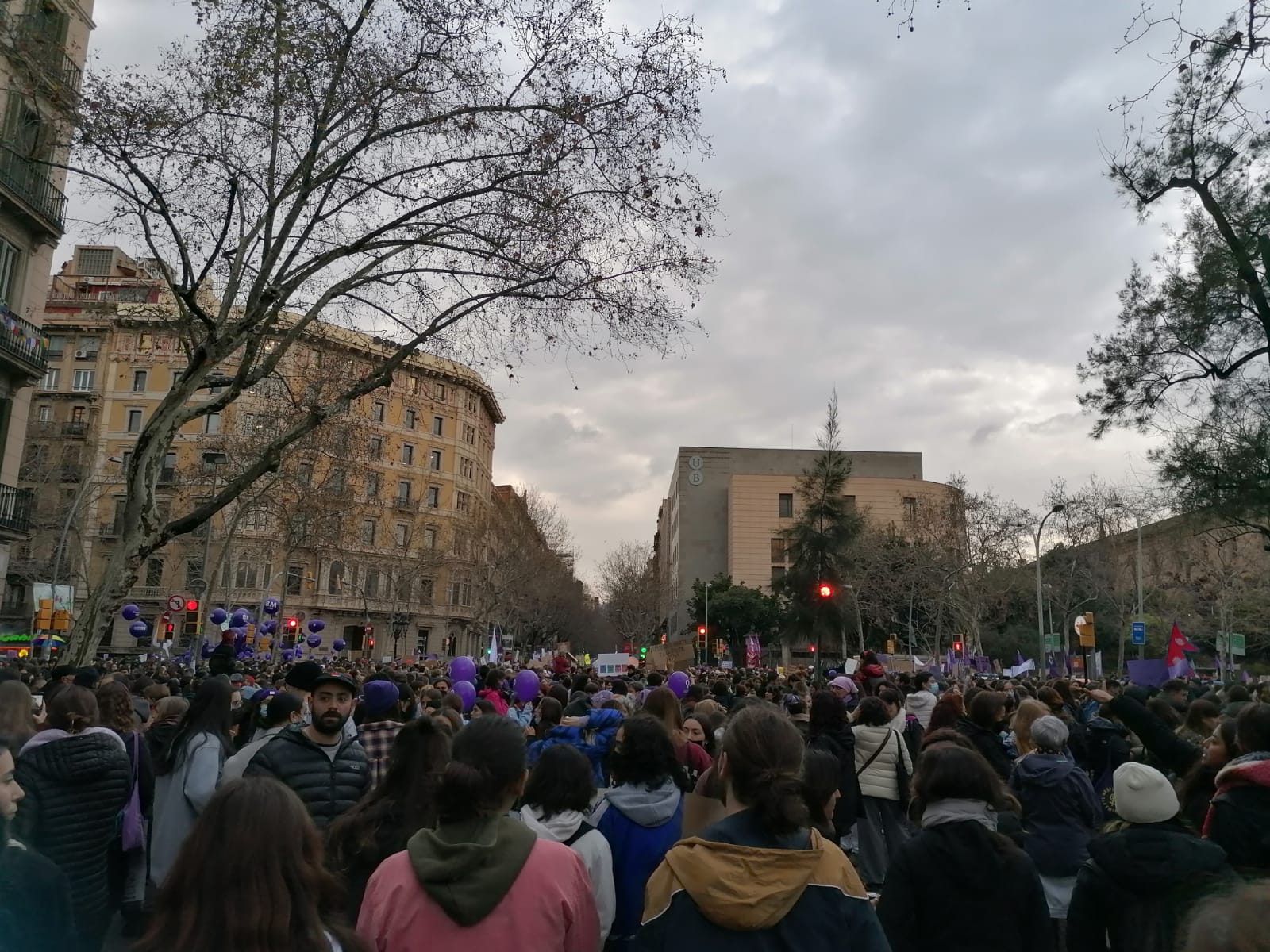 Manifestants a la concentració unitària del 8-M a Barcelona d'altres anys/ MMP