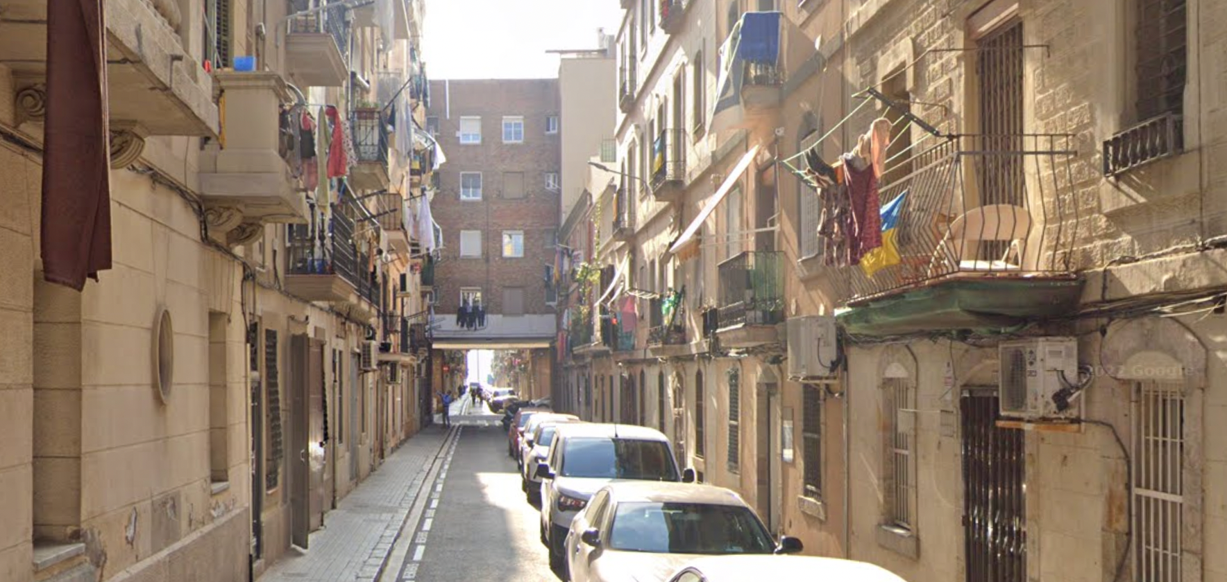 L'estret carrer Sevilla de la Barceloneta / Google Street View