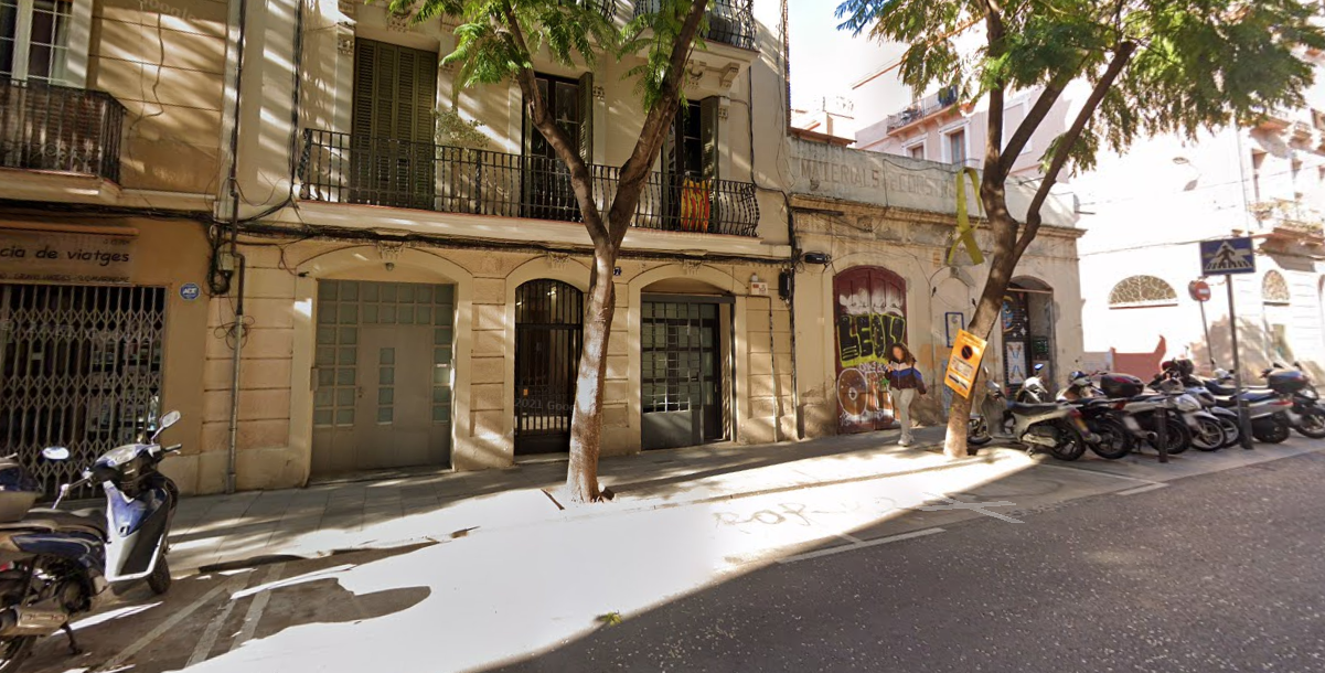 El carrer Ramón y Cajal, on es va produir l'agressió a Gràcia per cometre un robatori / Google Street View