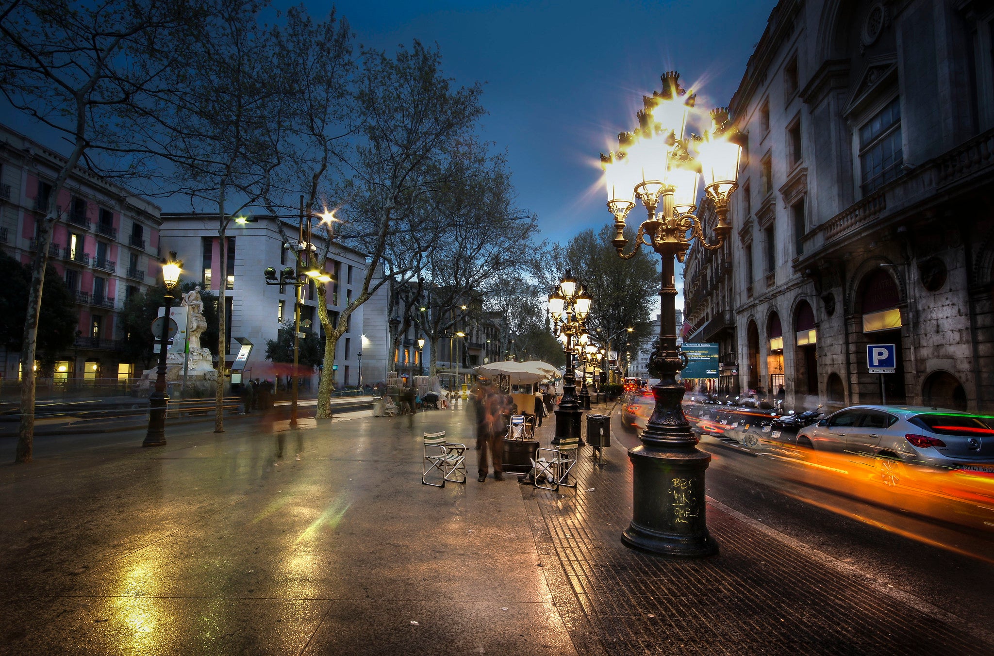 Un dels fanals de cinc llums de les Rambles