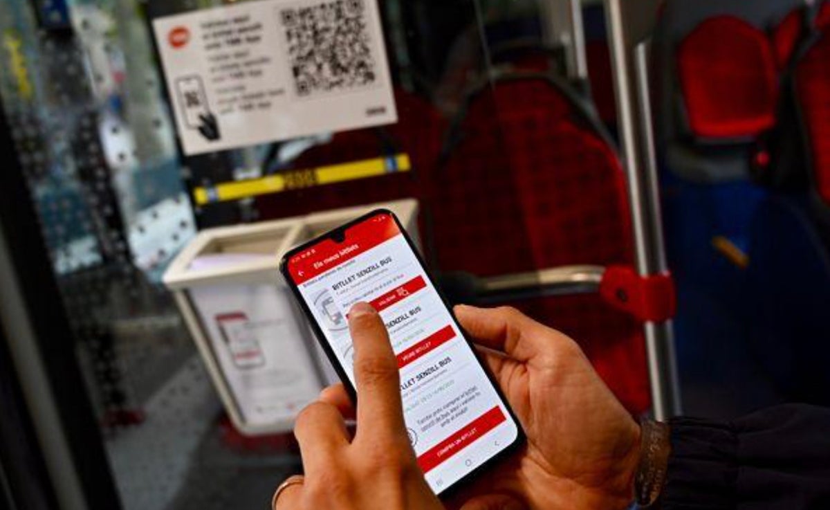 Deixa de funcionar el servei de venda del bitllet senzill de bus a través de TMB App amb validació amb codi QR TMB 