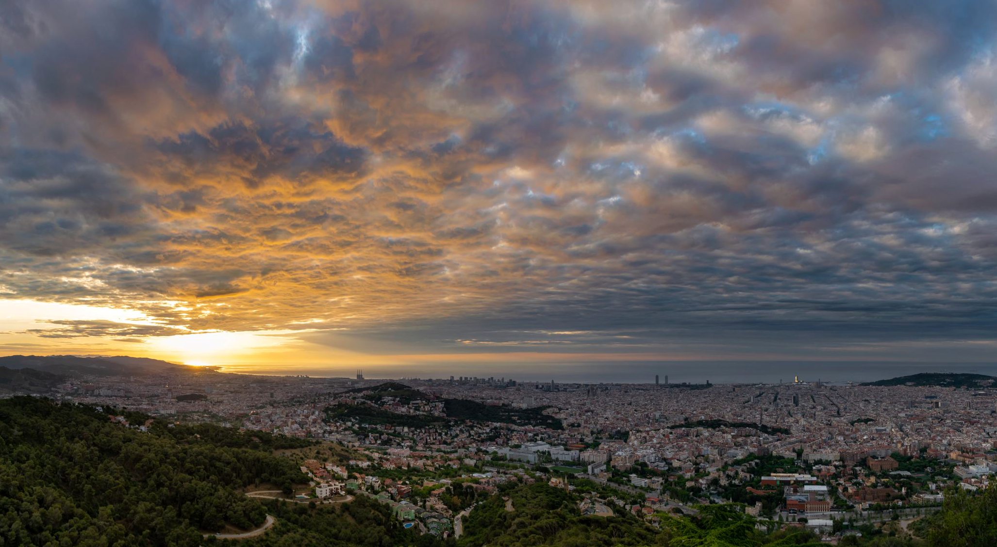 Imatge del cel a Barcelona OBSERVATORI FABRA