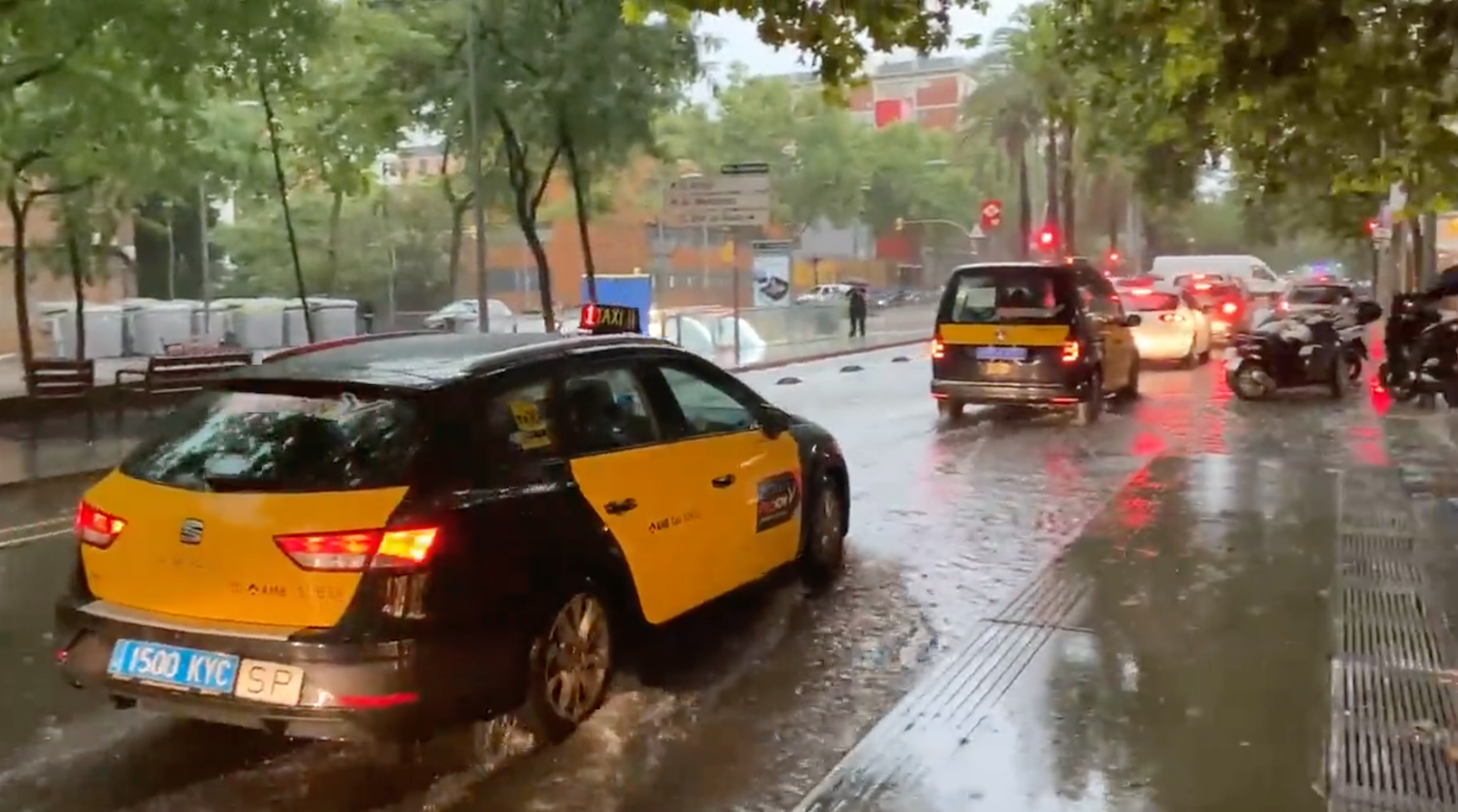 Pluja intensa al barri de Sant Martí / Meteocat