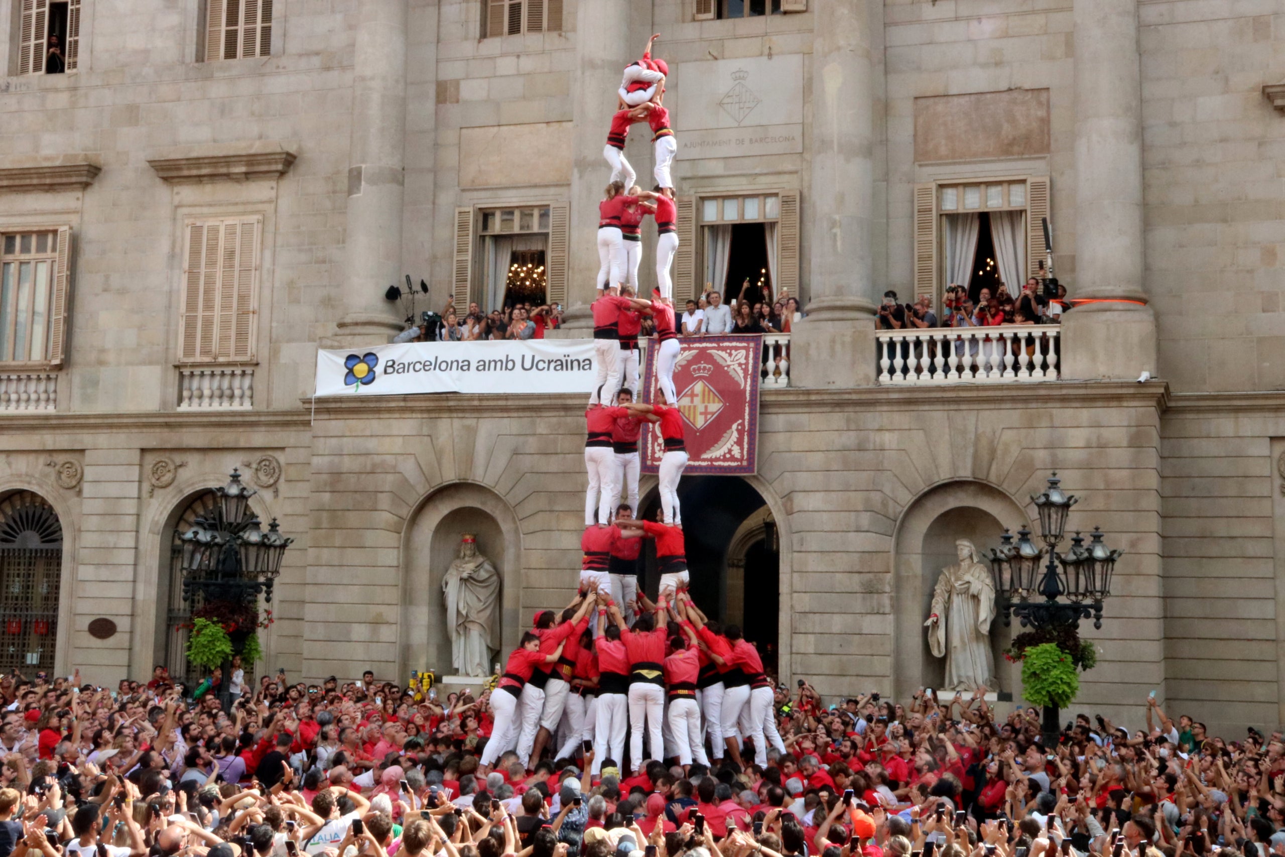 Un dels castells que han aconseguit descarregar els Joves Xiquets de Valls aquest diumenge / ACN