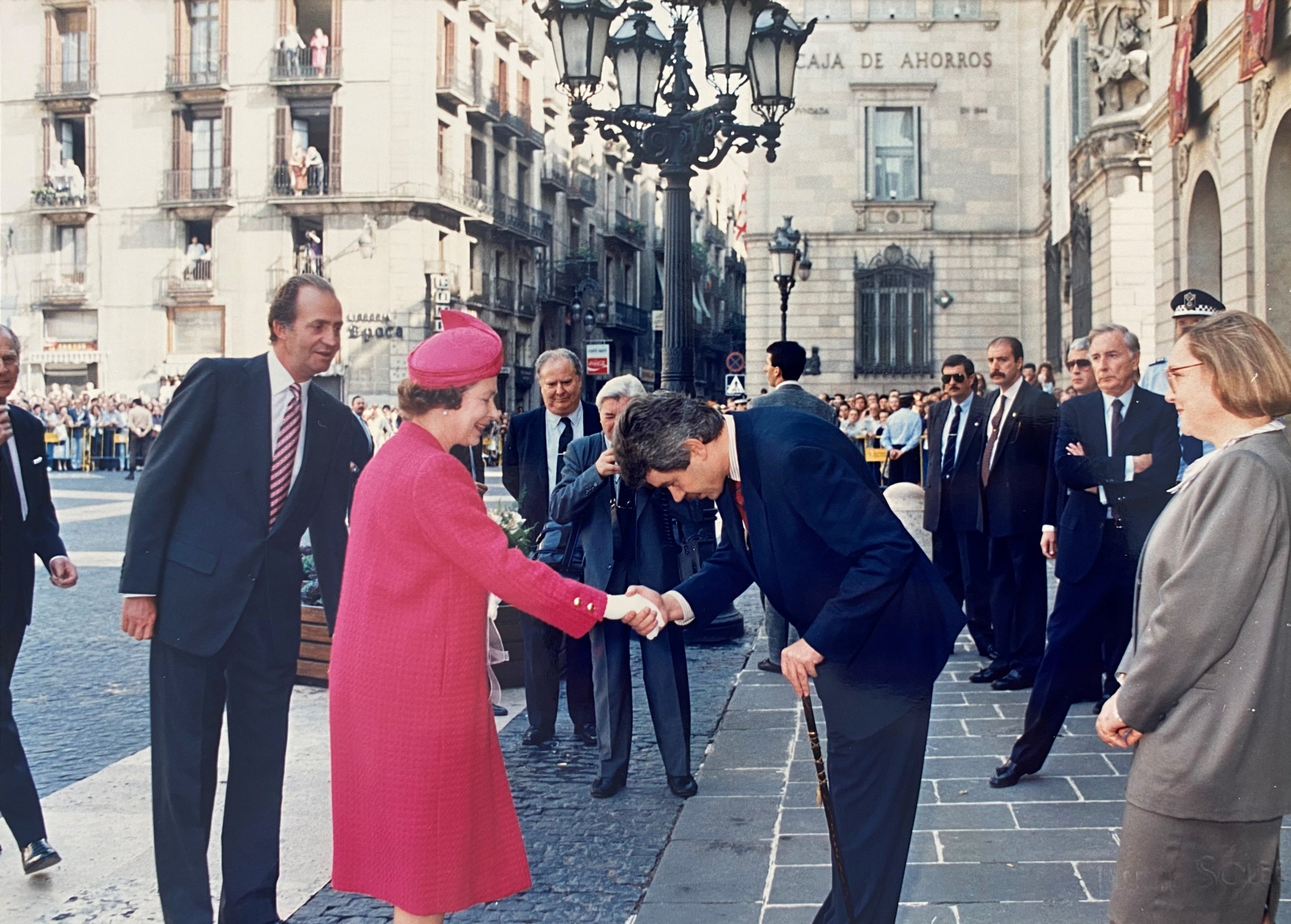 La reina Elisabet II rebuda per Pasqual Maragall el 1988 / Arxiu Municipal de Barcelona