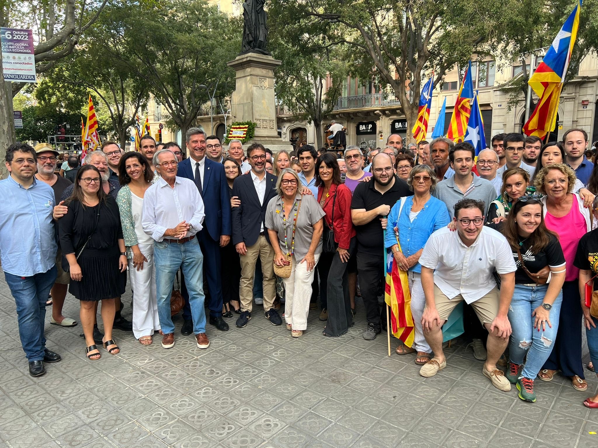 Xavier Trias amb els companys de Junts / Pilar Calvo - Twitter