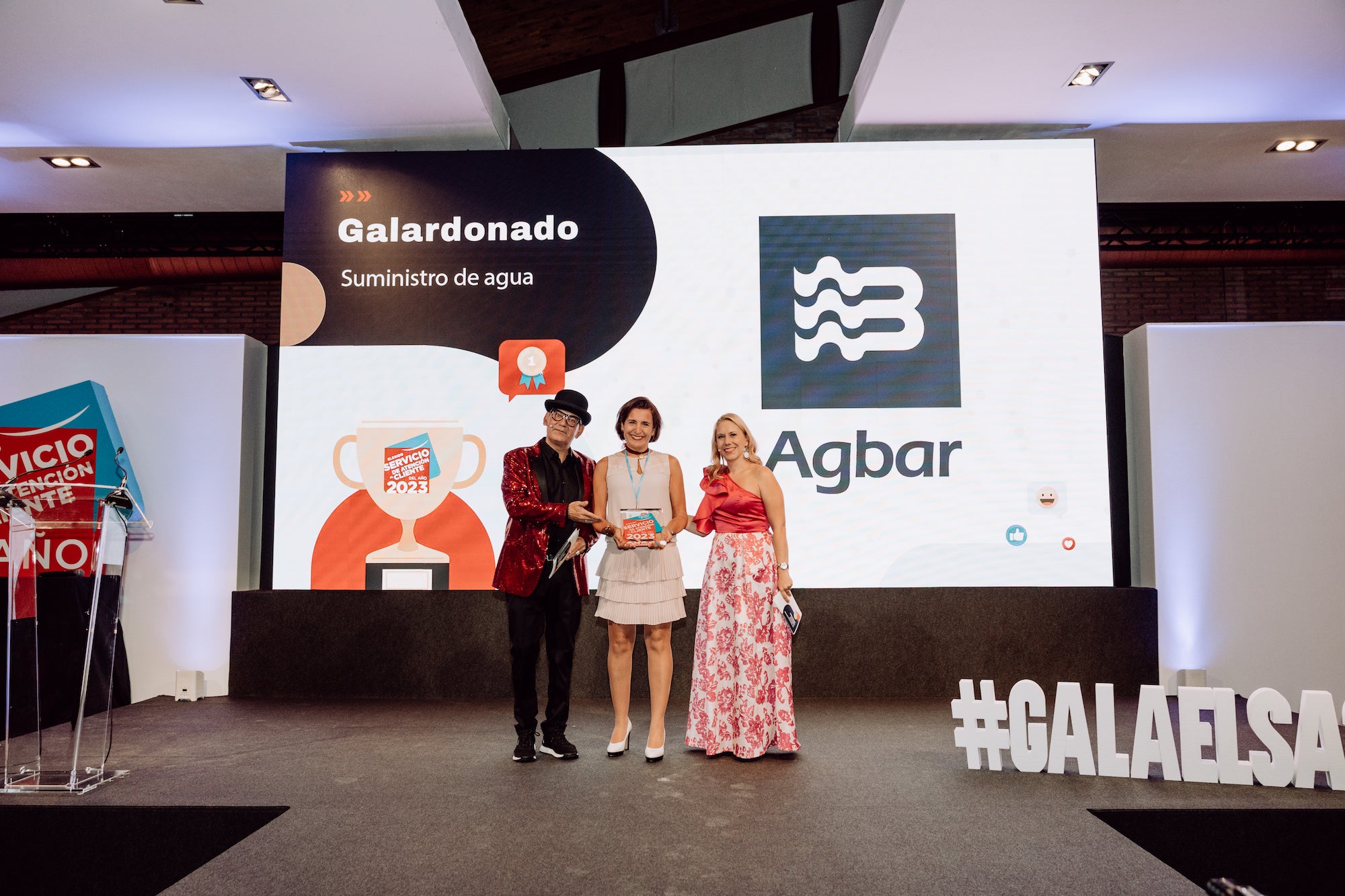 María Monzó Llopis, directora de Clients d’Agbar, va rebre el distintiu dins la categoria d’empreses subministradores d’aigua /Cedida