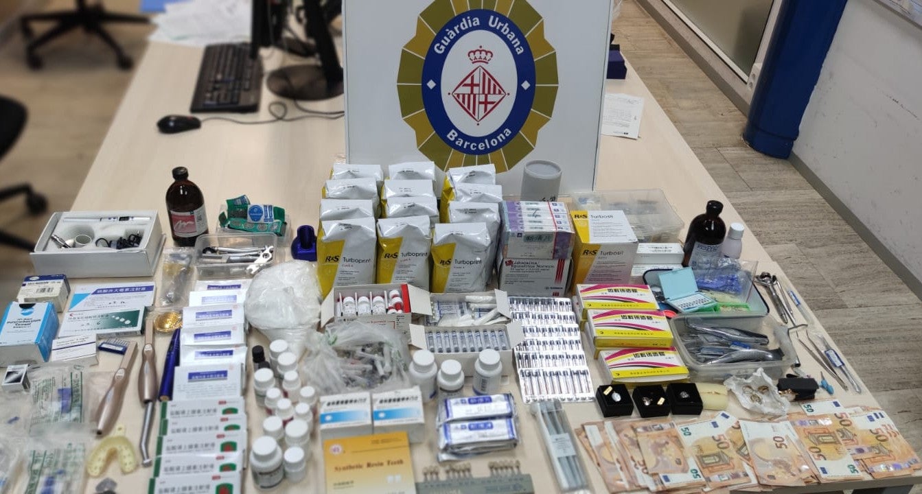 El material que ha requisat la Guàrdia Urbana / @GUBBarcelona