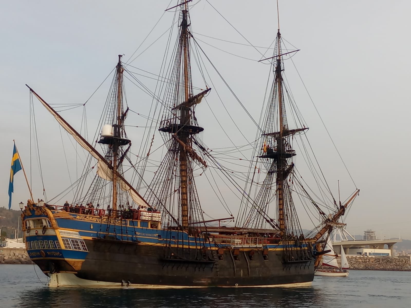 El vaixell que s'exposa al Port Vell / Port de Barcelona