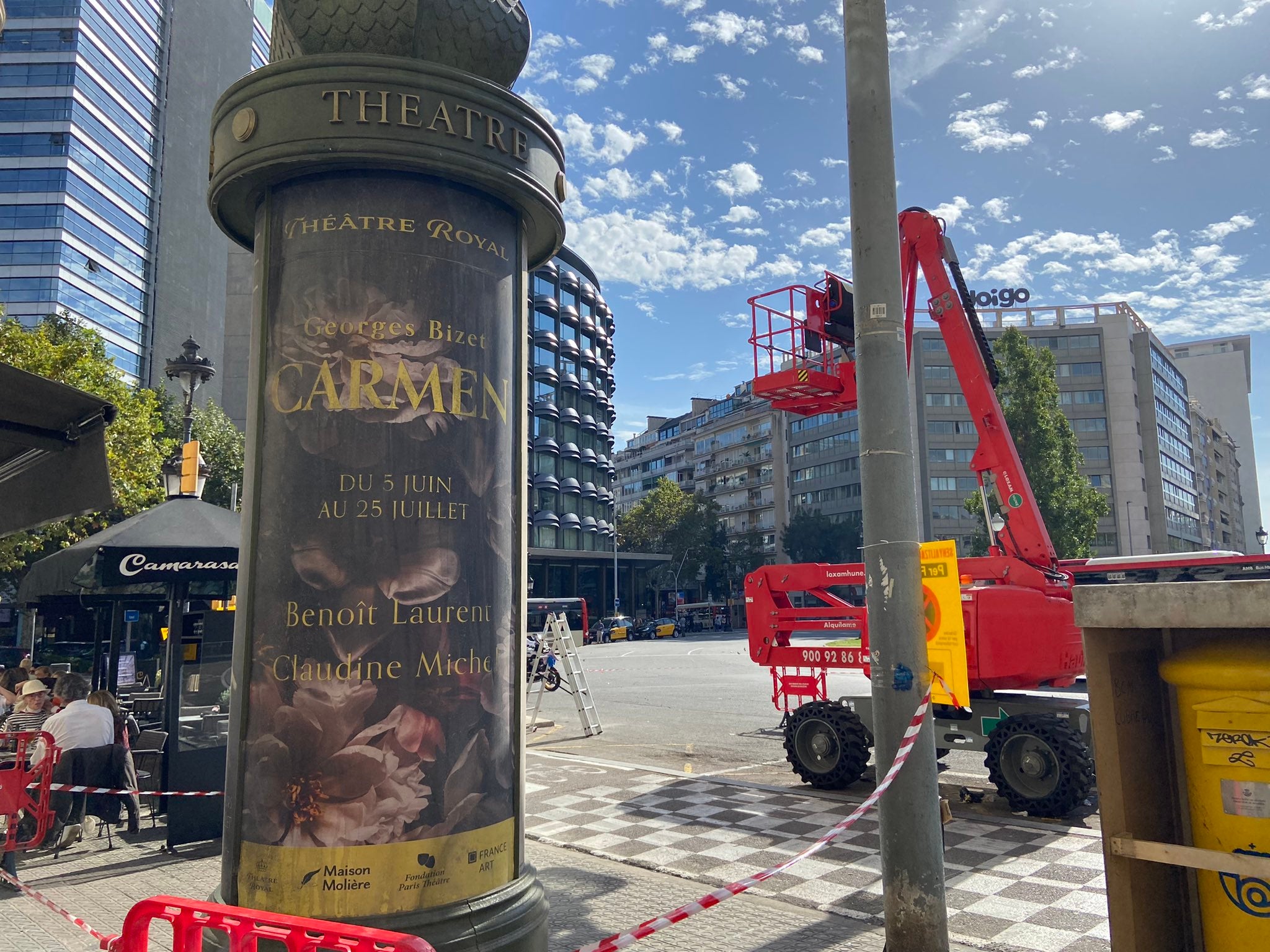 Imatge d'arxiu de la plaça de Francesc Macià durant els preparatius previs al rodatge / Pere Vall