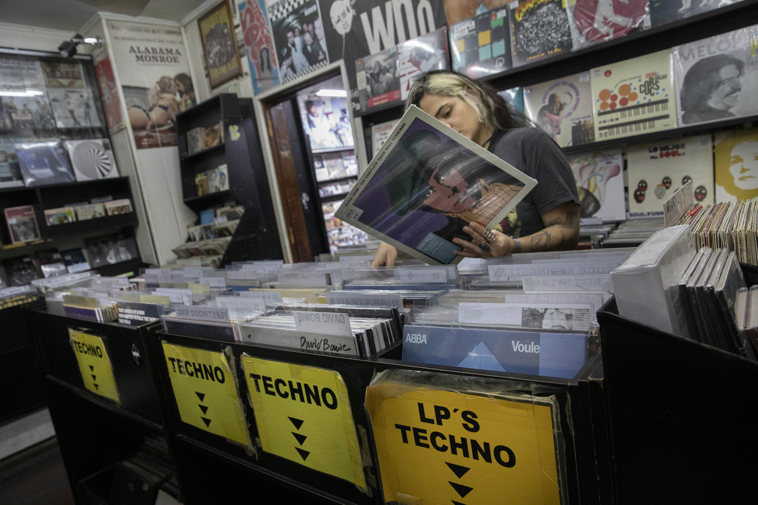 Discos Revolver és una de les botigues de música més mítiques del Raval / Jordi Play