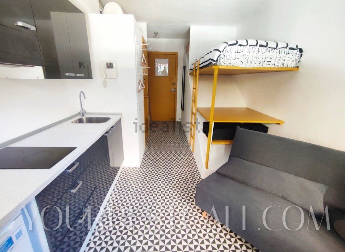 Lloguen per 730 euros un estudi “petit i compacte” de 15 metres quadrats