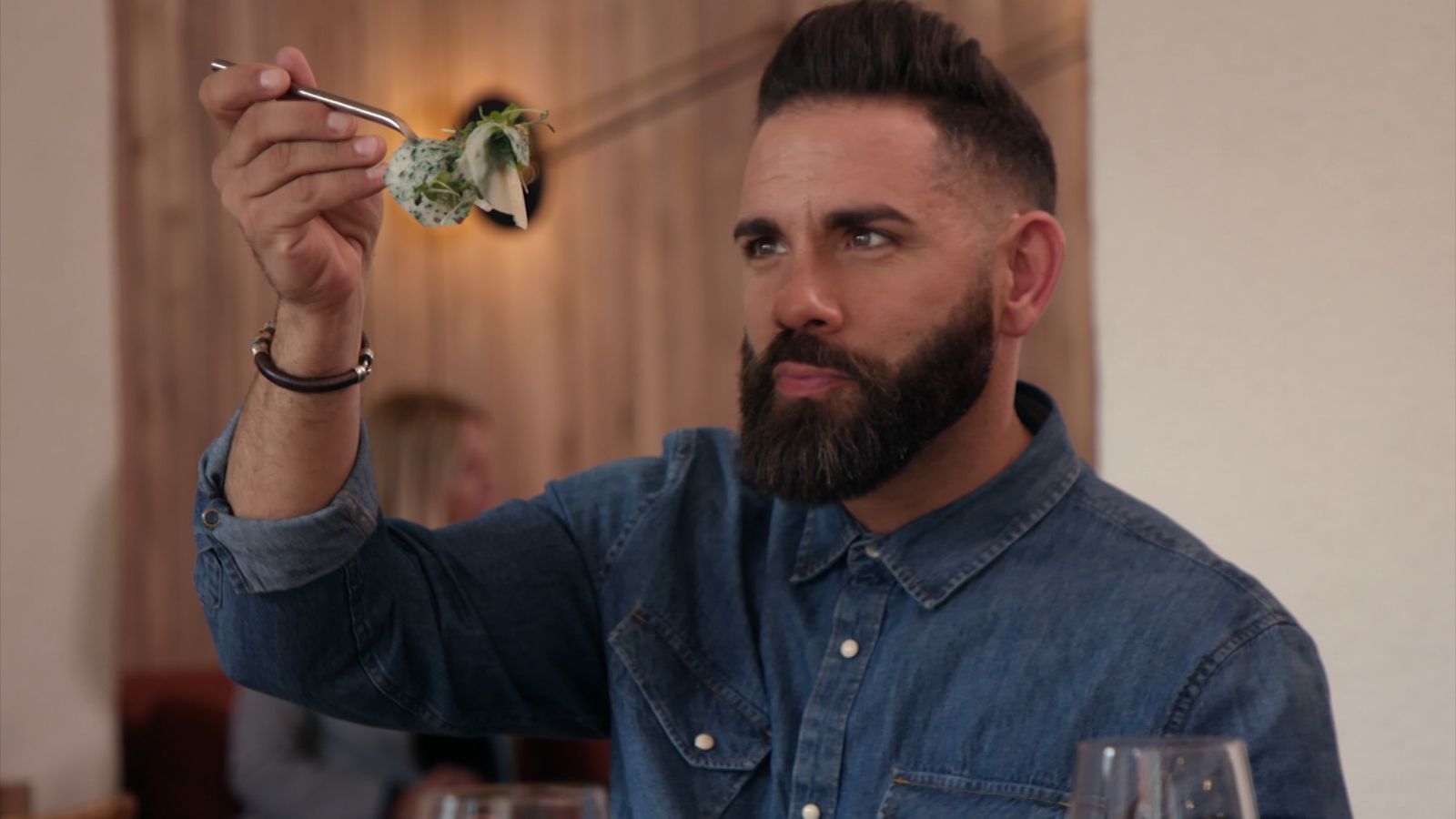 El xef Marc Ribas ha triat el carrer d'Enric Granados per obrir una xarcuteria JORDI PLAY