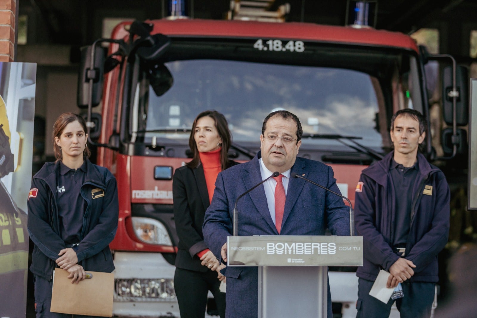 El conseller Elena, durant la presentació de les mesures per a la feminització del cos de Bombers al parc de bombers de Santa Coloma de Gramenet / Departament d'Interior