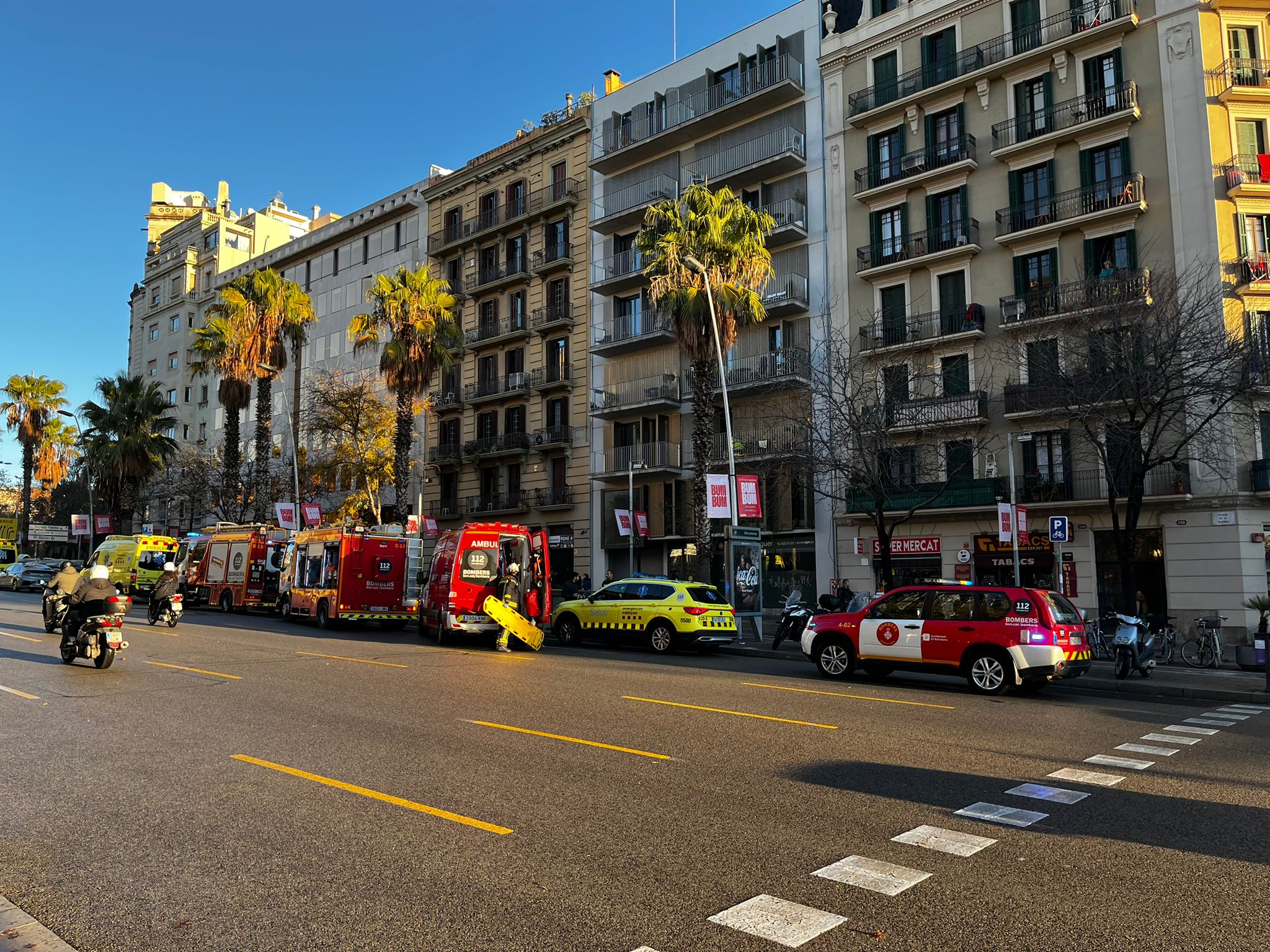 El servei està aturat a la L2 entre Passeig de Gràcia i el Clot À.M / CEDIDA