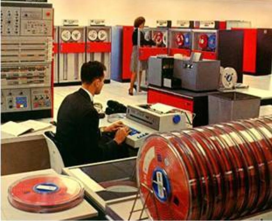 El Mainframe, el primer processador de dades de l'Ajuntament de Barcelona / Ajuntament