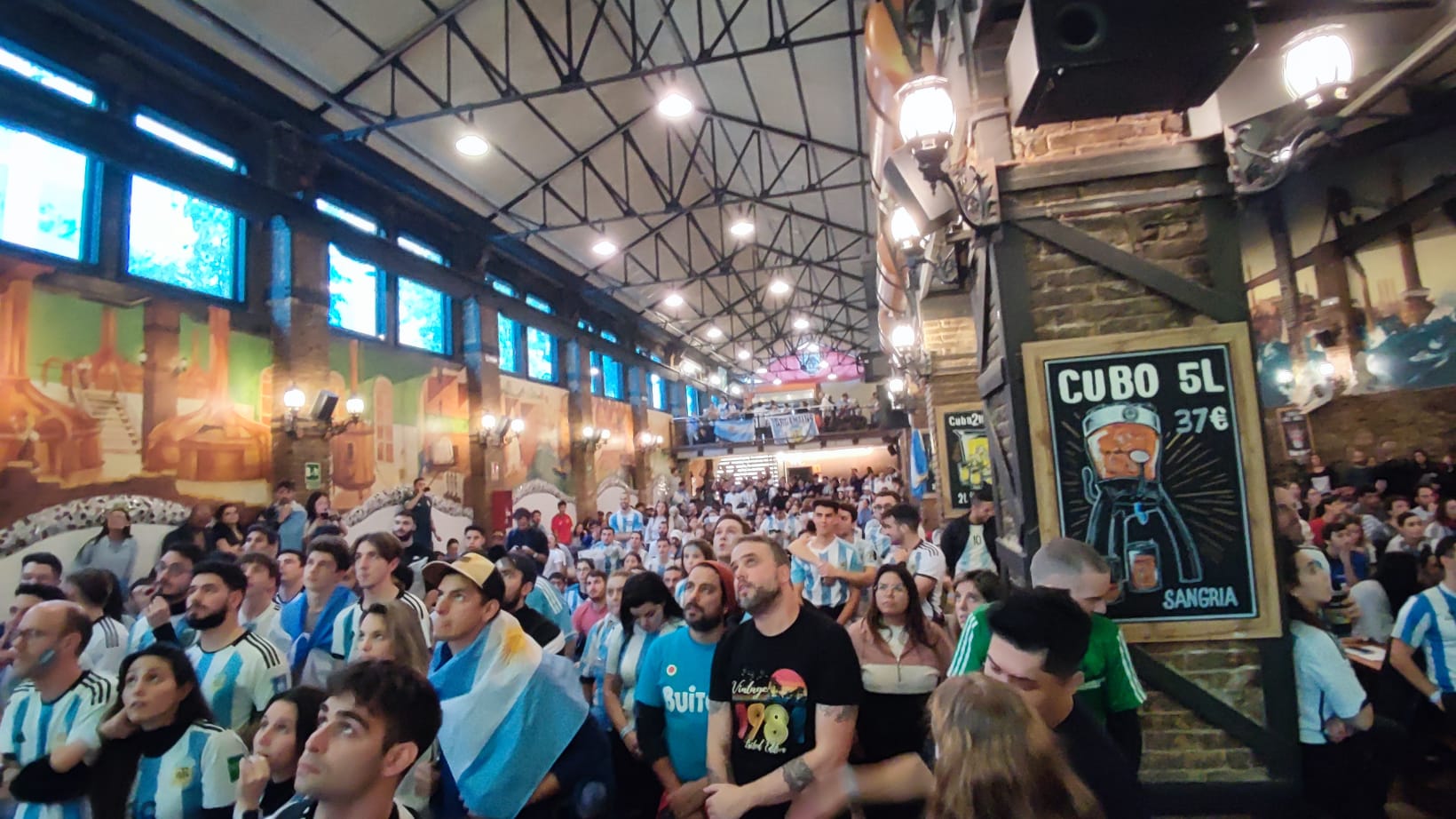 Els argentins omplen l'Ovella Negra de Barcelona | TOT Barcelona