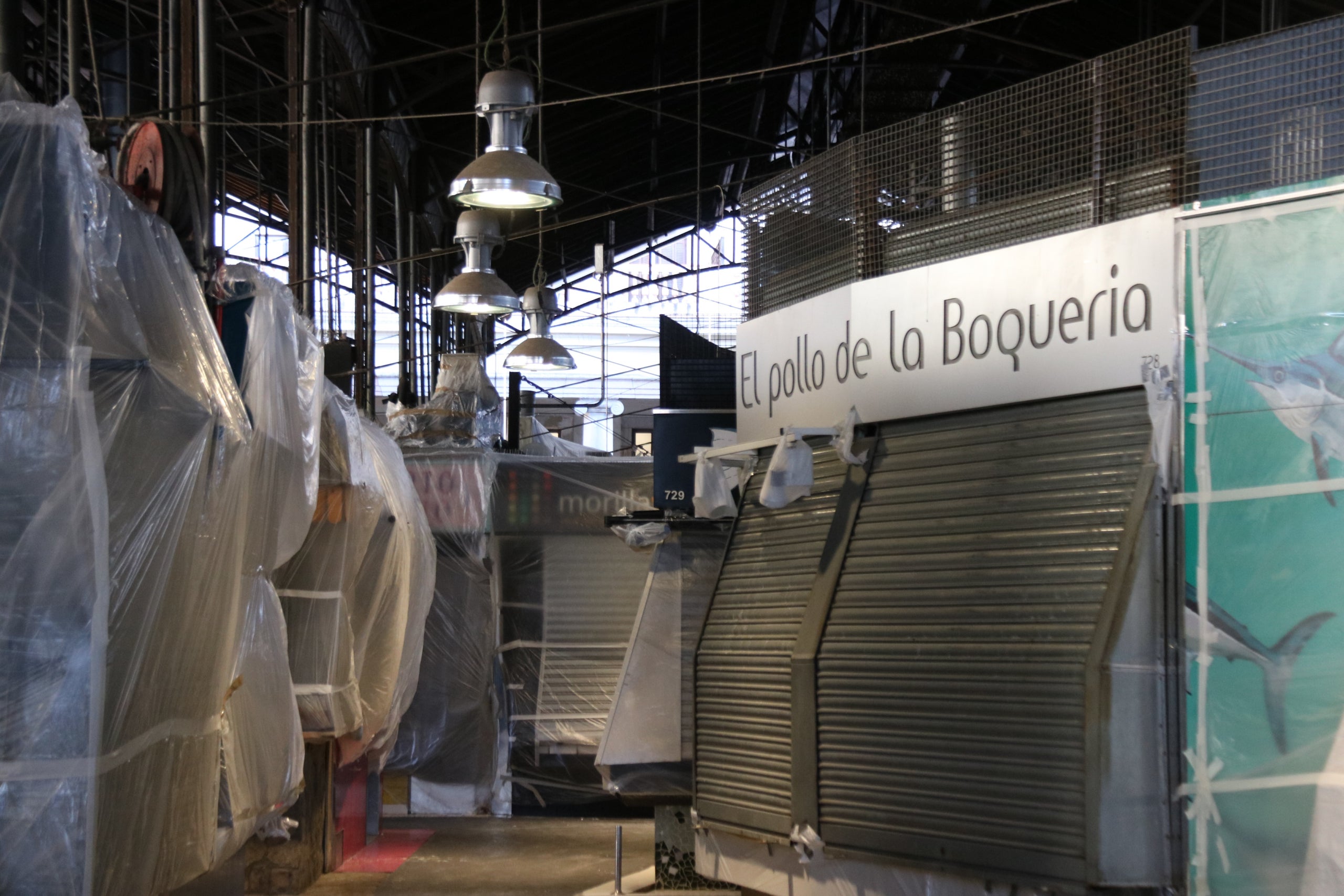 Operaris treballen en les obres al Mercat de la Boqueria / Norma Vidal (ACN)