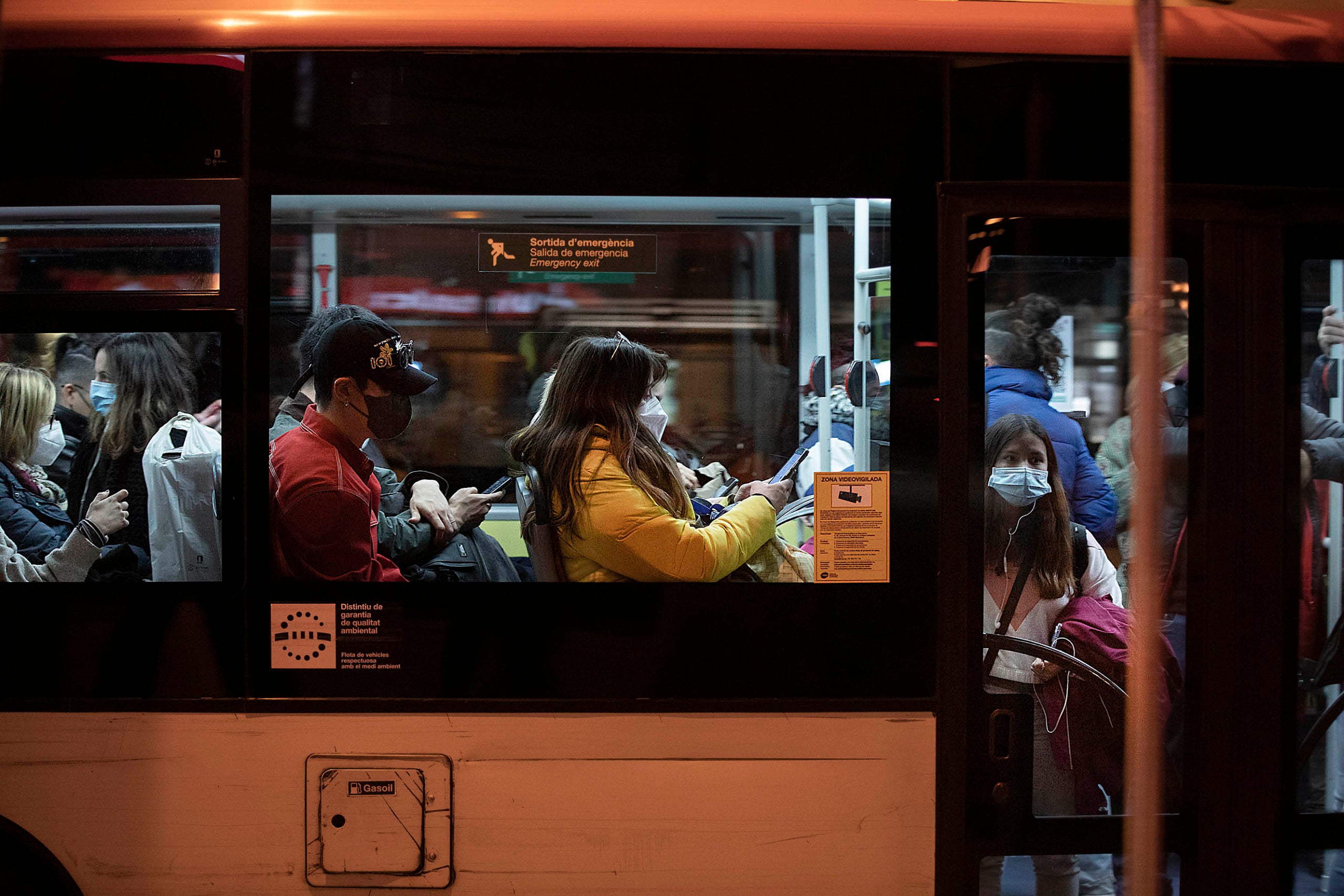 Una imatge d'arxiu d'un autobús de TMB / Jordi Play