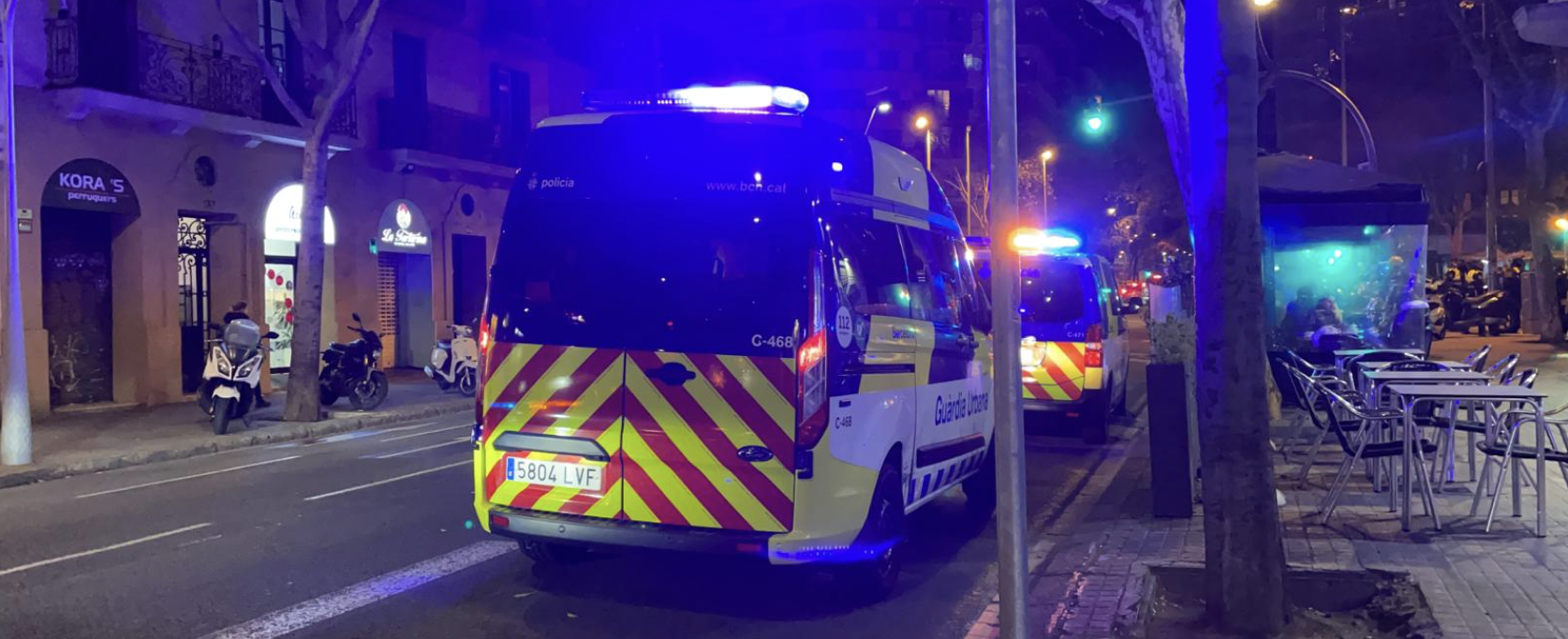 Accident de trànsit a l'Avinguda de Roma amb el carrer d'Entença / Anton Rosa