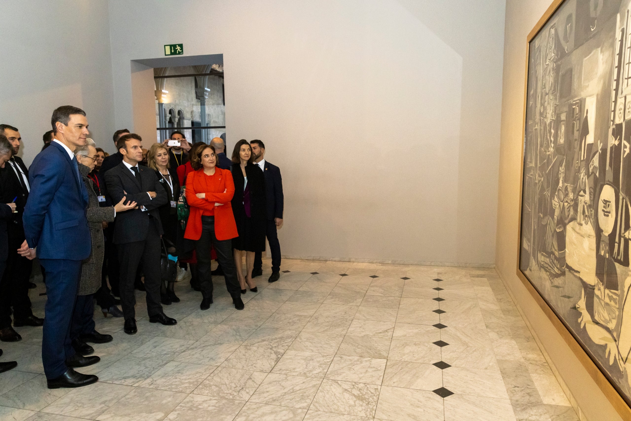 Un dels moments de la visita del president de la República Francesa, Emmanuel Macron, al Museu Picasso aquest dijous / Ajuntament de Barcelona