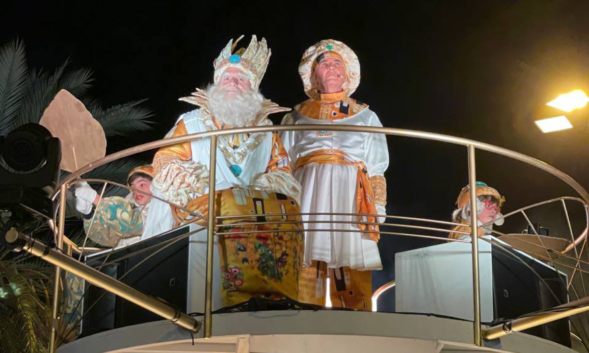 Un dels moments més esperats, l'arribada del Rei Melcior a la seva nova carrossa | BCN Cultura