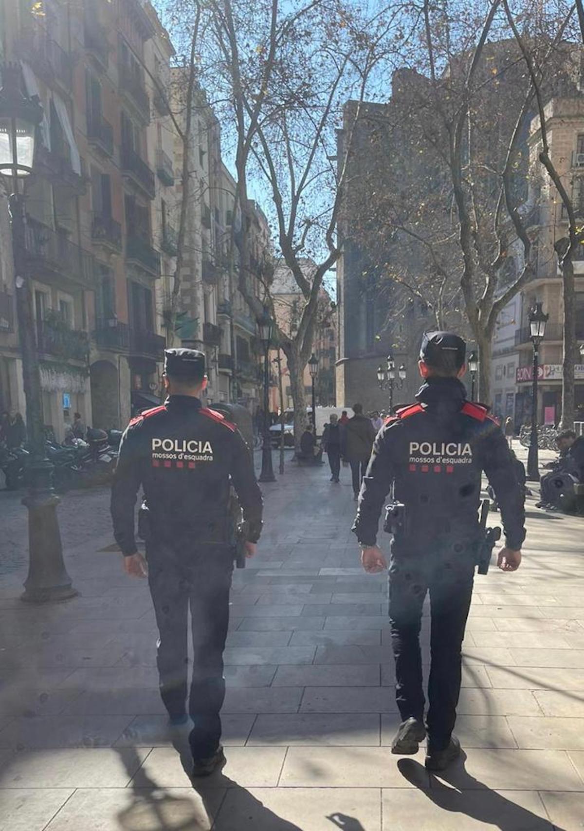 Una imatge d'arxiu dels Mossos d'Esquadra a Ciutat Vella / Mossos d'Esquadra