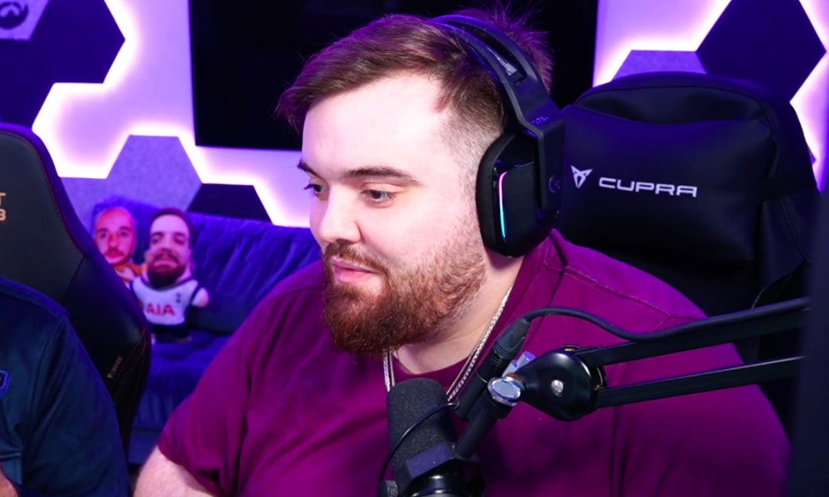 Una captura del directe en què Ibai conversa amb Colau | Twitch