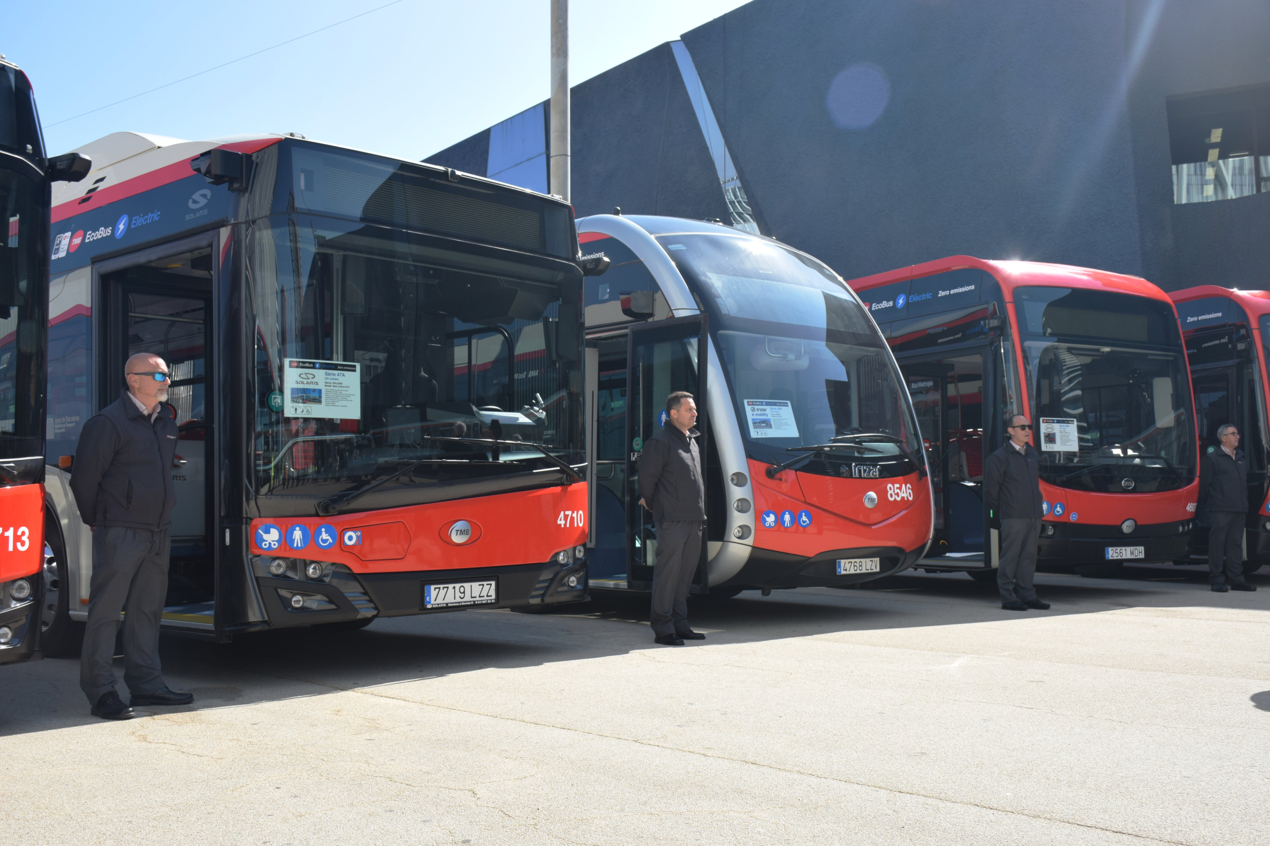 Los nuevos autobuses eléctricos de TMB presentados este jueves (Queralt Ribé (ACN)