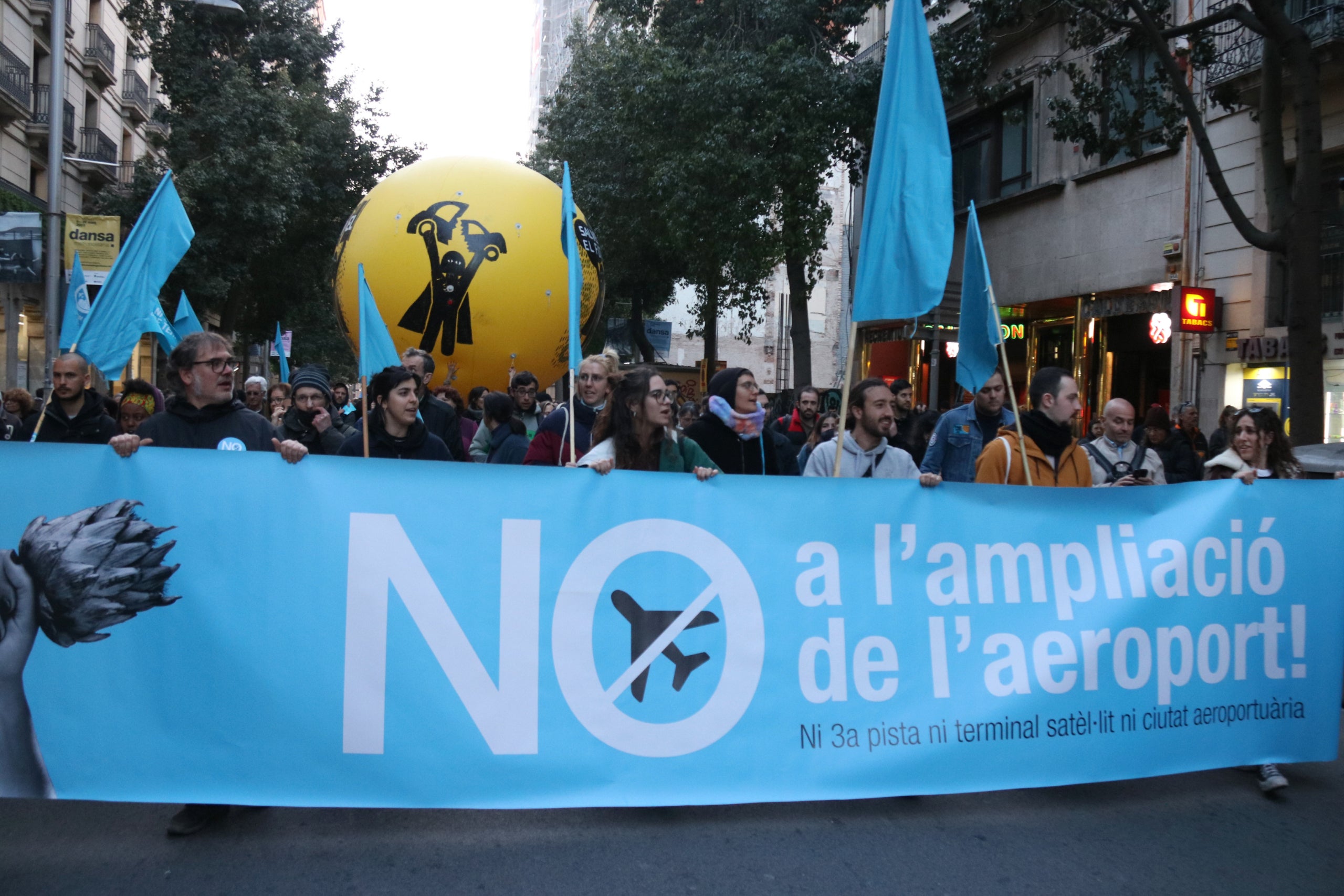 Milers de persones han participat en la protesta d'aquest dissabte / Norma Vidal (ACN)