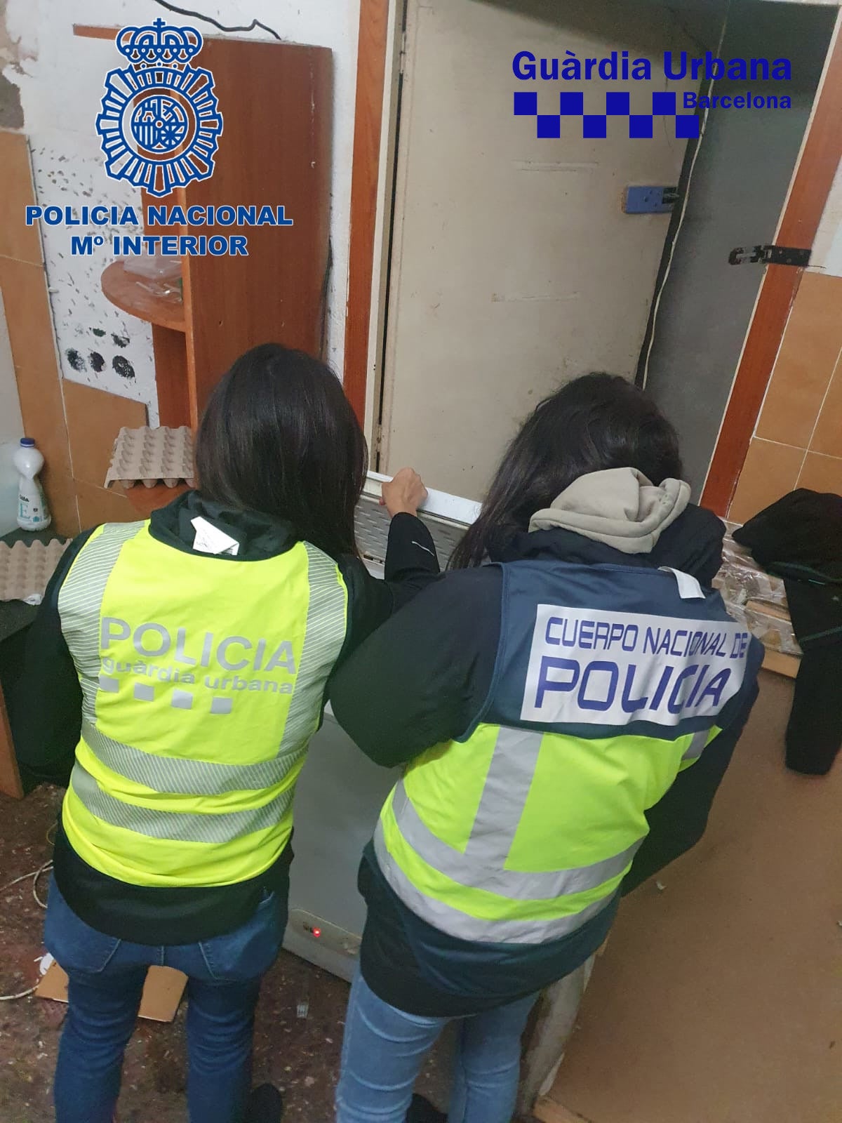 La cuina clandestina en un soterrani desmantellada al Raval / CNP