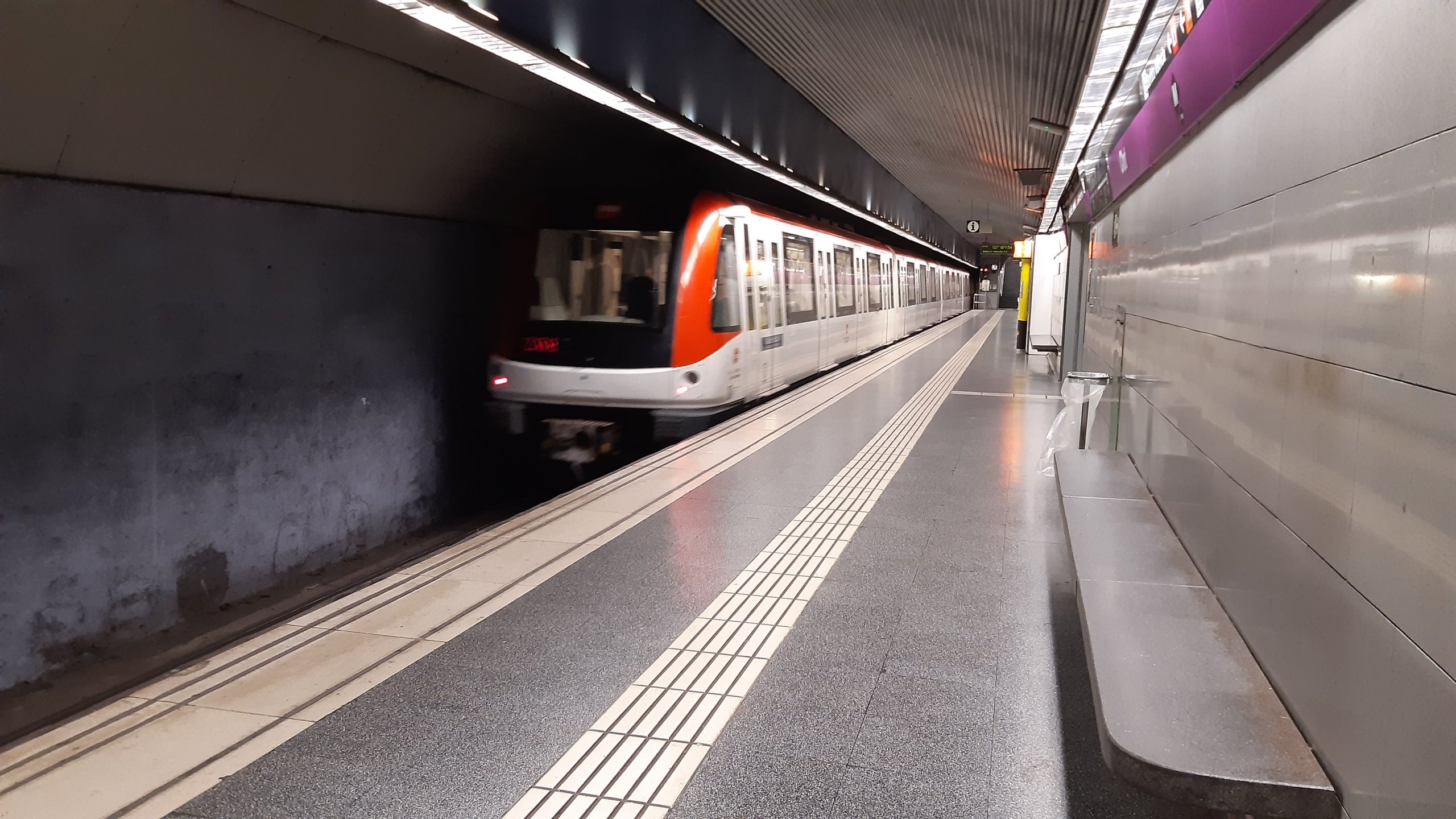 Un metro arriba a una parada de la L2 | TMB