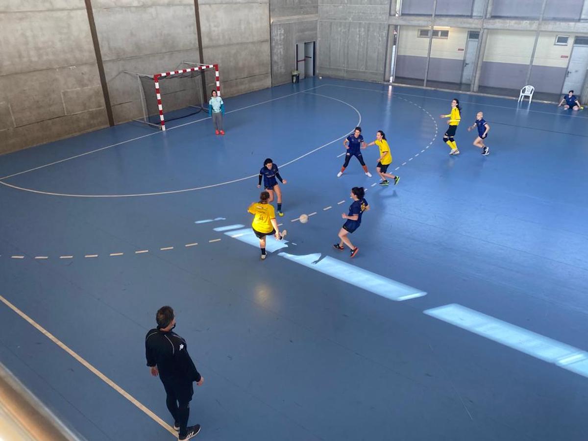 Un dels partits de futbol de Panteres Grogues va disputa als Jocs Taronja / A.L.