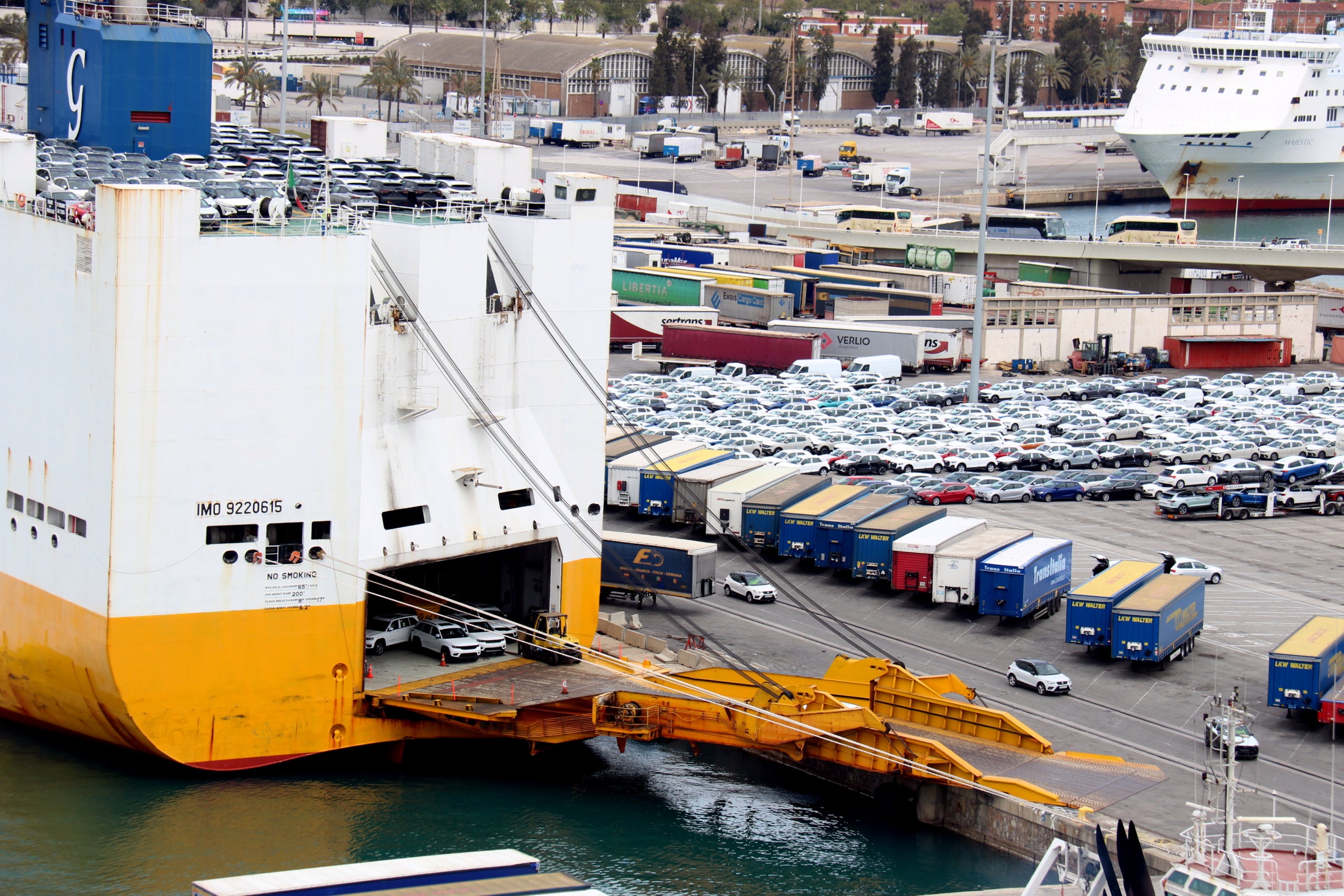 Les dades globals del Port entre gener i març apunten a un increment important del tràfic de vehicles nous
