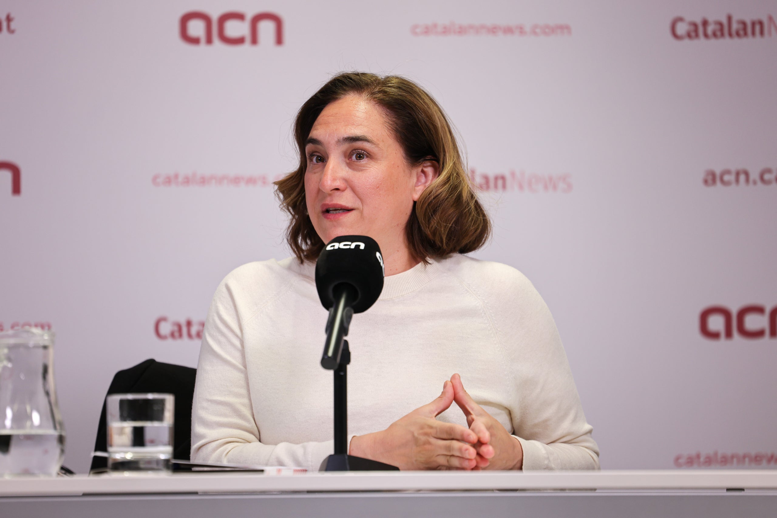 L'alcaldessa de Barcelona i candidata dels Comuns, Ada Colau, en la roda de premsa d'aquest dijous al matí a l'ACN / Jordi Borràs (ACN)